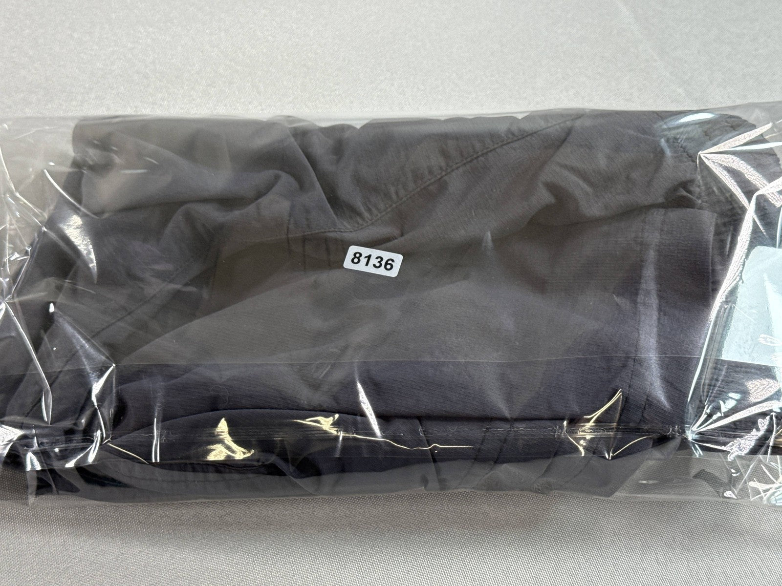 Reebok Athletic Shorts Mens Gray Polyester Relaxed Fit Elastic Waist Logo Fleece