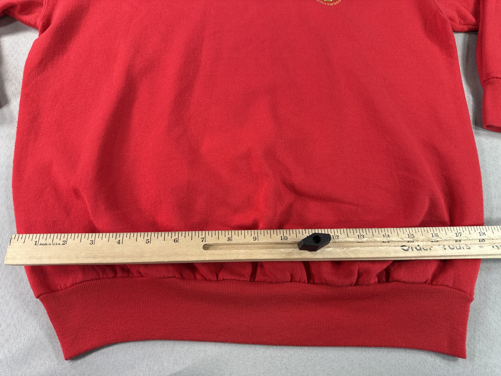 Hanes Chinese Theatre Hollywood Vintage Sweatshirt Adult M Red Crewneck Long