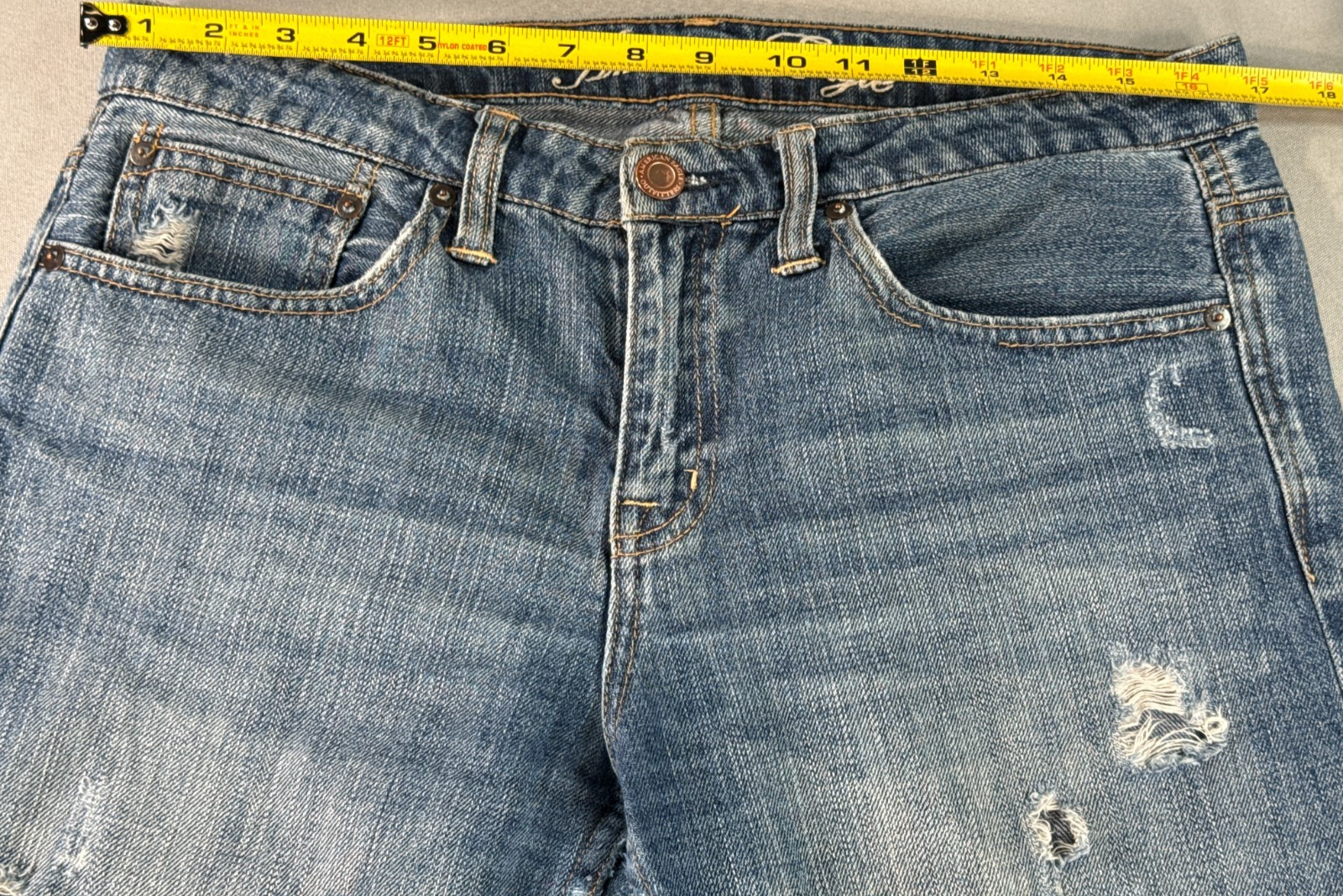 American Eagle Jeans Womens 8 Distressed Destroyed Cropped Medium Wash Boyfriend