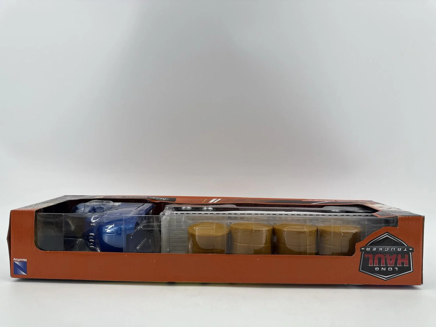 New Ray Peterbilt 387 Flatbed Truck Hay Bales 1:43 Diecast Semi NIB Farm 143 NWT