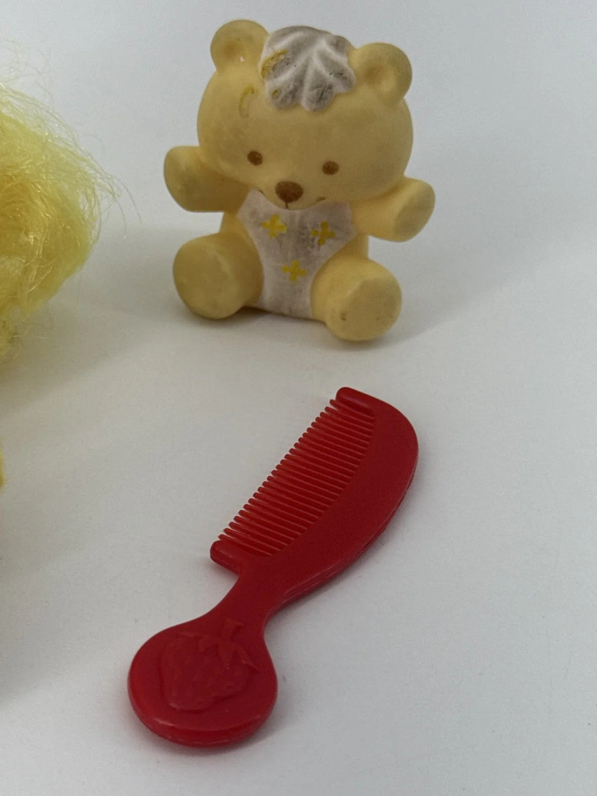 1982 Kenner Strawberry Shortcake Butter Cookie Doll Jelly Bear Comb Unbranded