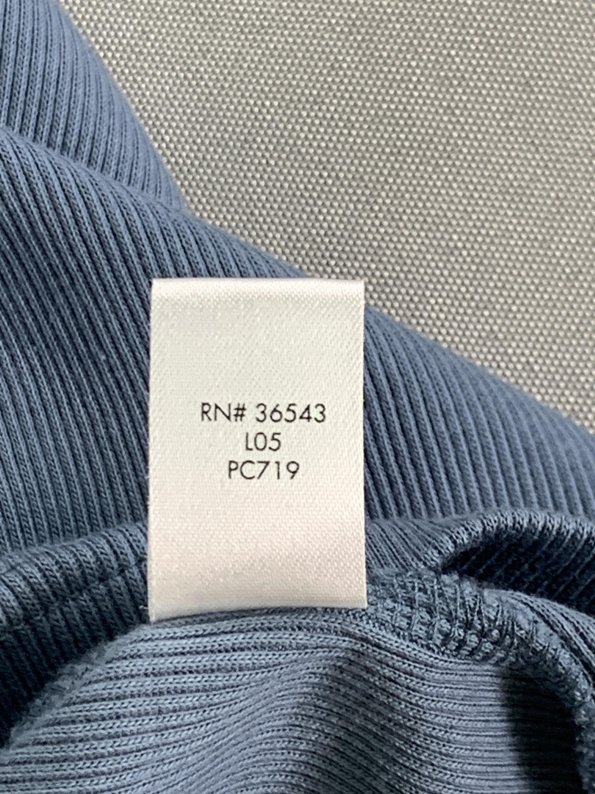 Calvin Klein Shirt Mens 2XL Blue Long Sleeve V Neck Lightweight Pullover Top