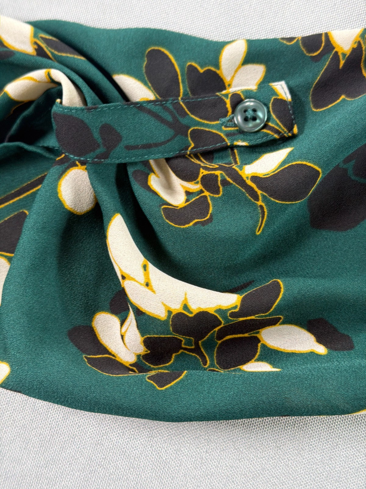Chaus New York Floral Blouse Women Small Green Ivory 3/4 Sleeve V Neck Pullover