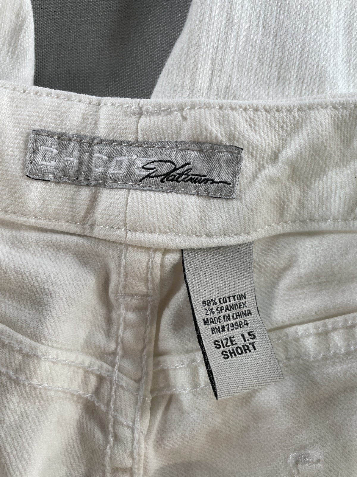 Chicos Platinum Jeans Womens 1.5 Short Embroidered Floral Bootcut Stretch Pants