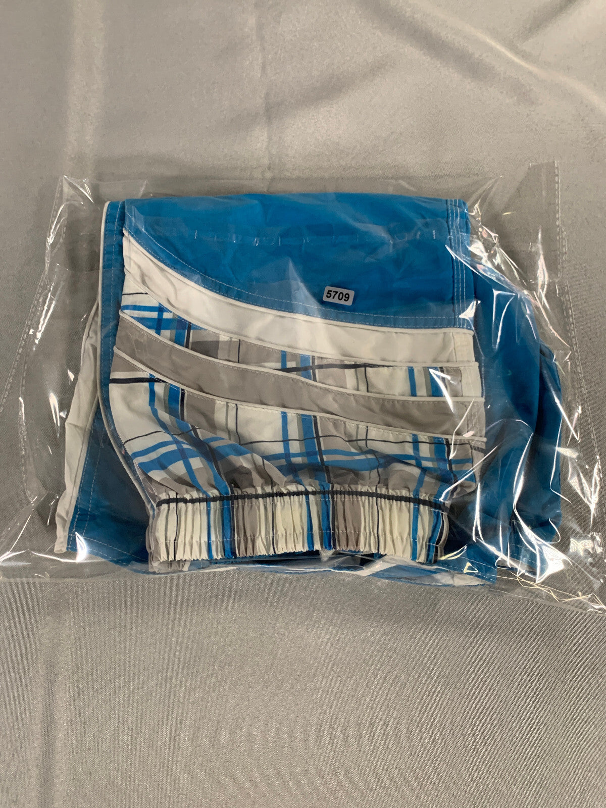 SeaWorld Swim Trunks XL Blue Gray Plaid Board Shorts Mesh Lined 18" Outseam