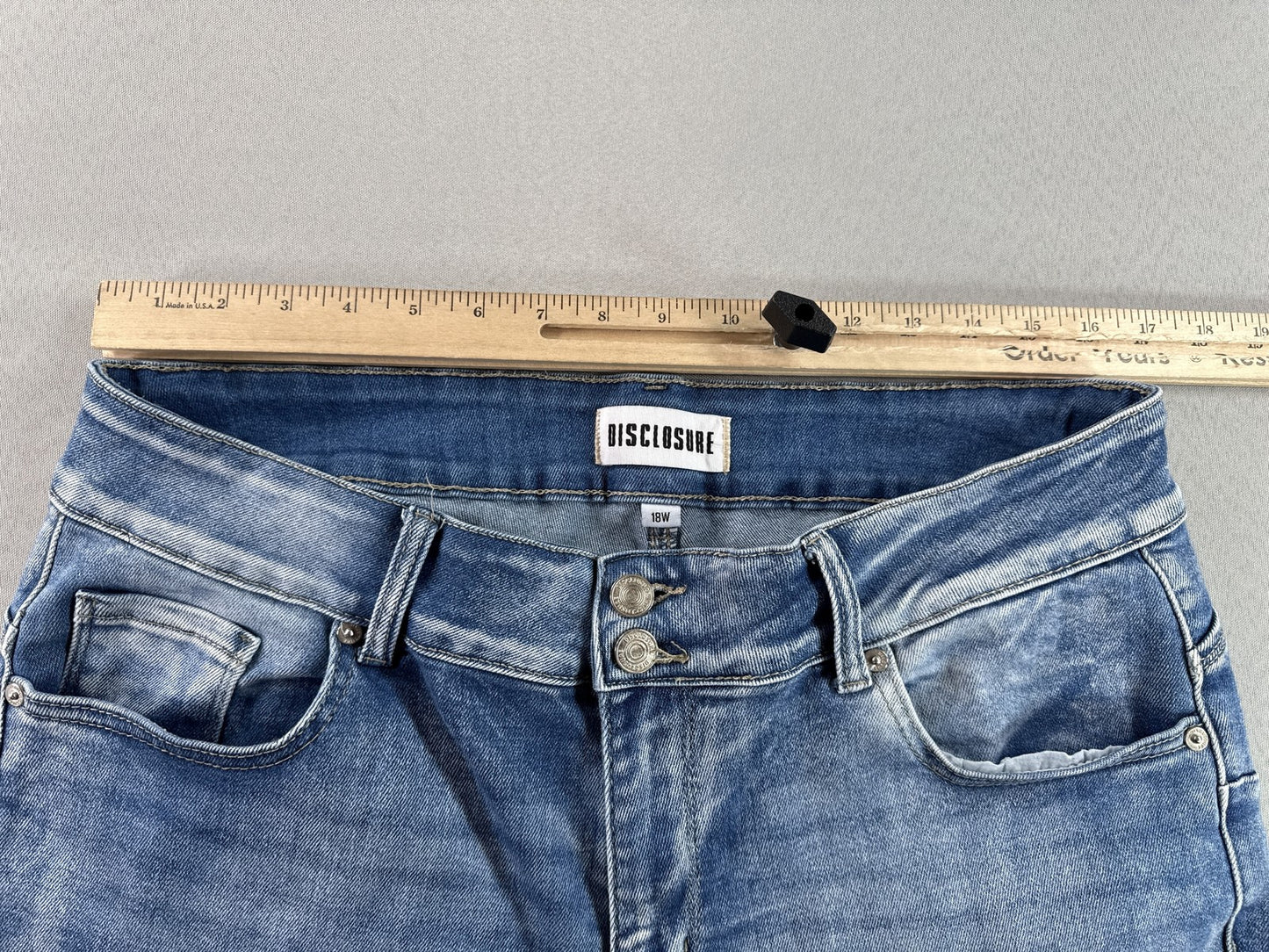 DISCLOSURE Light Wash Skinny Jeans 18W Cotton Blend Distressed Frayed