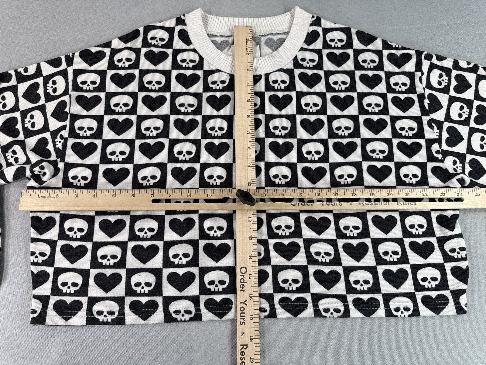 American Eagle Skull Kawaii Sweater M Black White Polyester Elastane Pullover