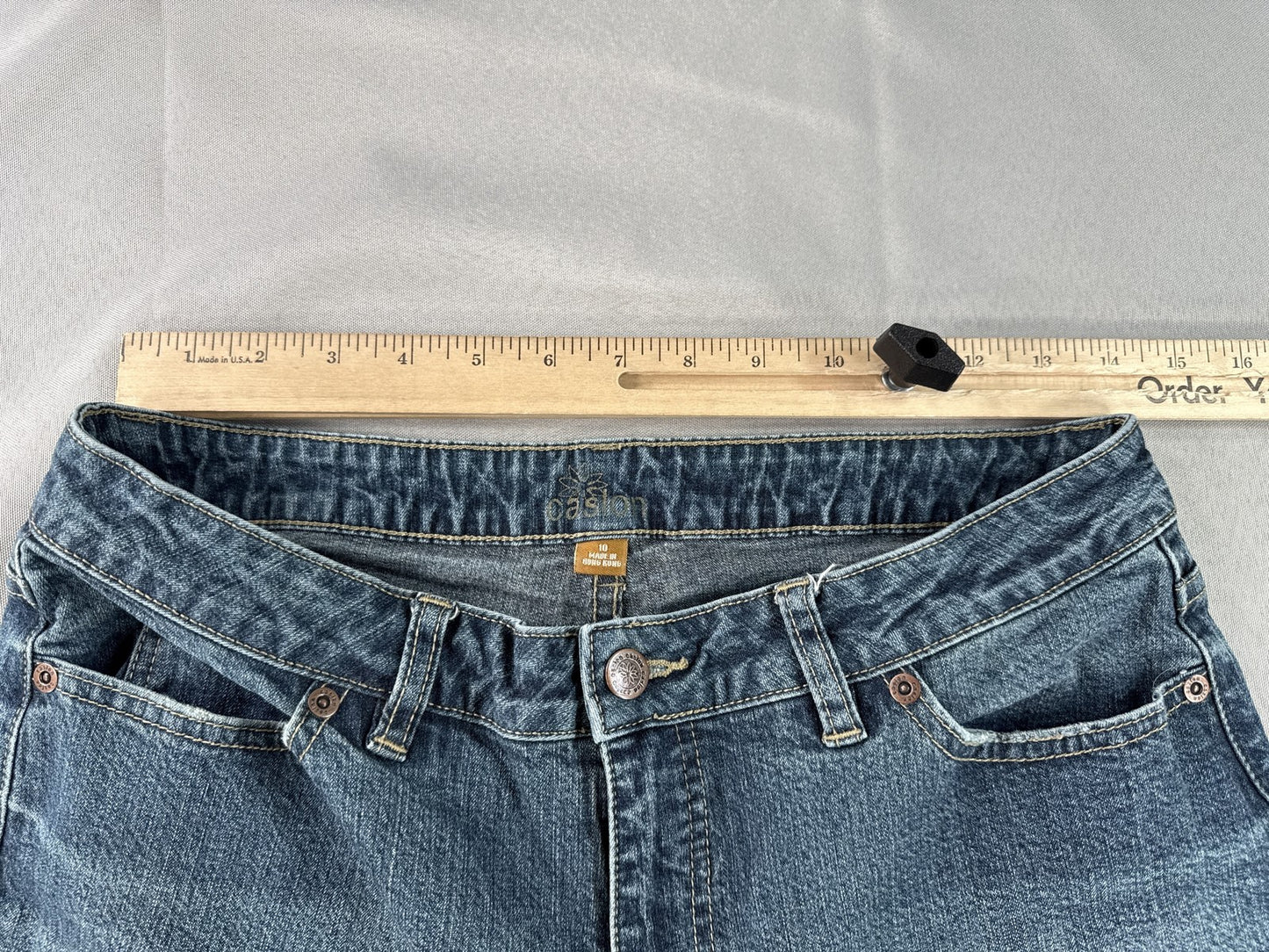 Caslon Straight Leg Jeans Womens 10 Blue Stretch Denim Mid Rise Cotton Spandex