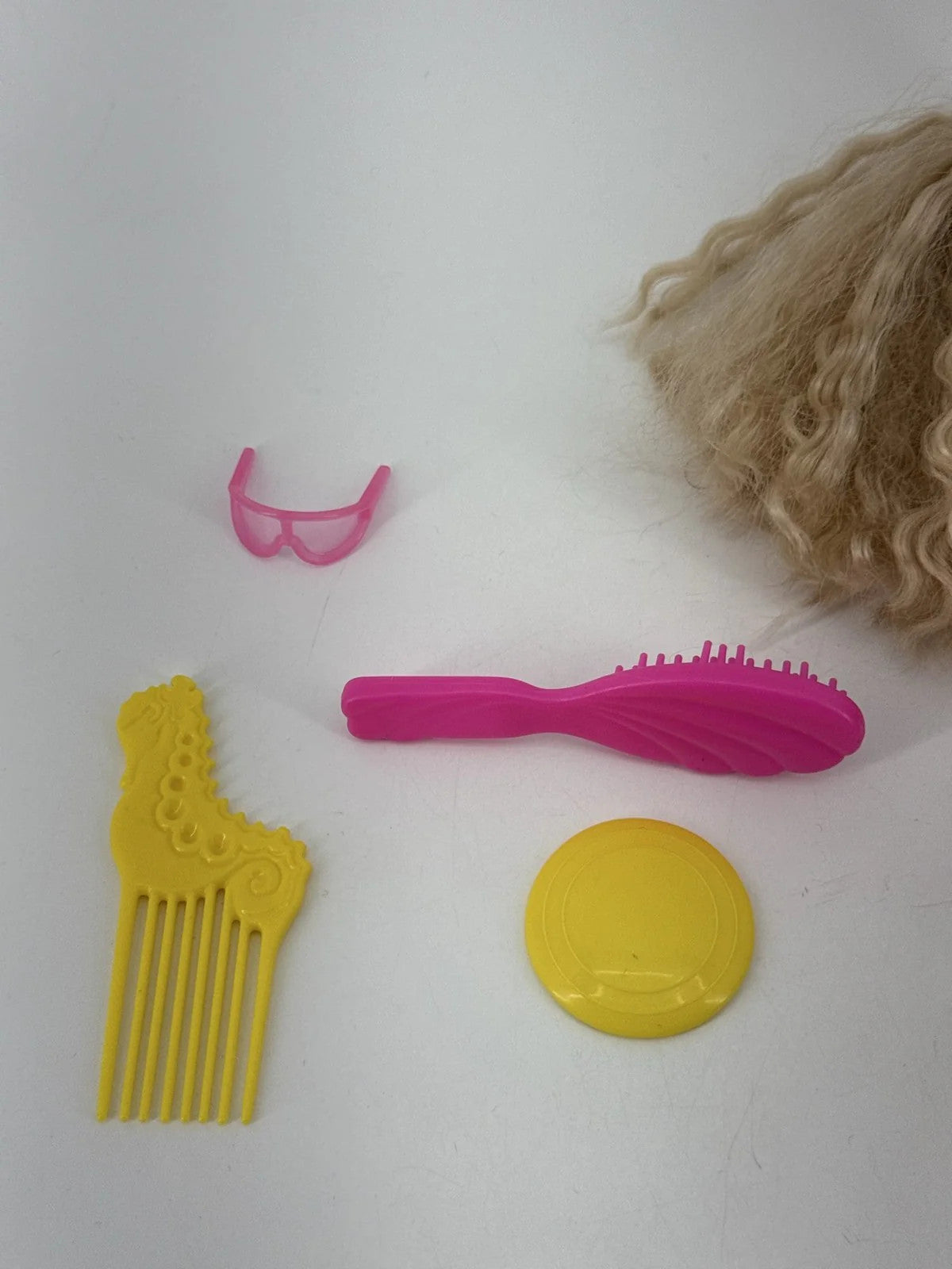 1989 Mattel Beach Barbie Doll #3237 w/ Swimsuit &amp; Acc Apparel Clothing New