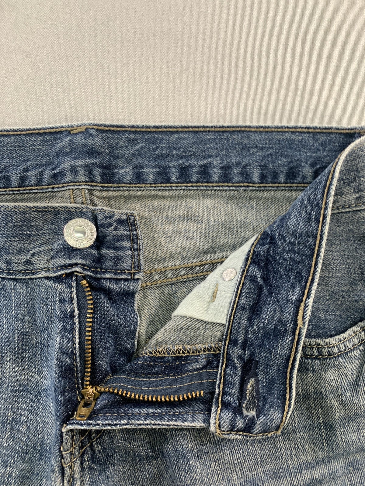 Levi's 550 Jeans Boys 28x23 Medium Wash Relaxed Fit Husky Denim Tapered Leg