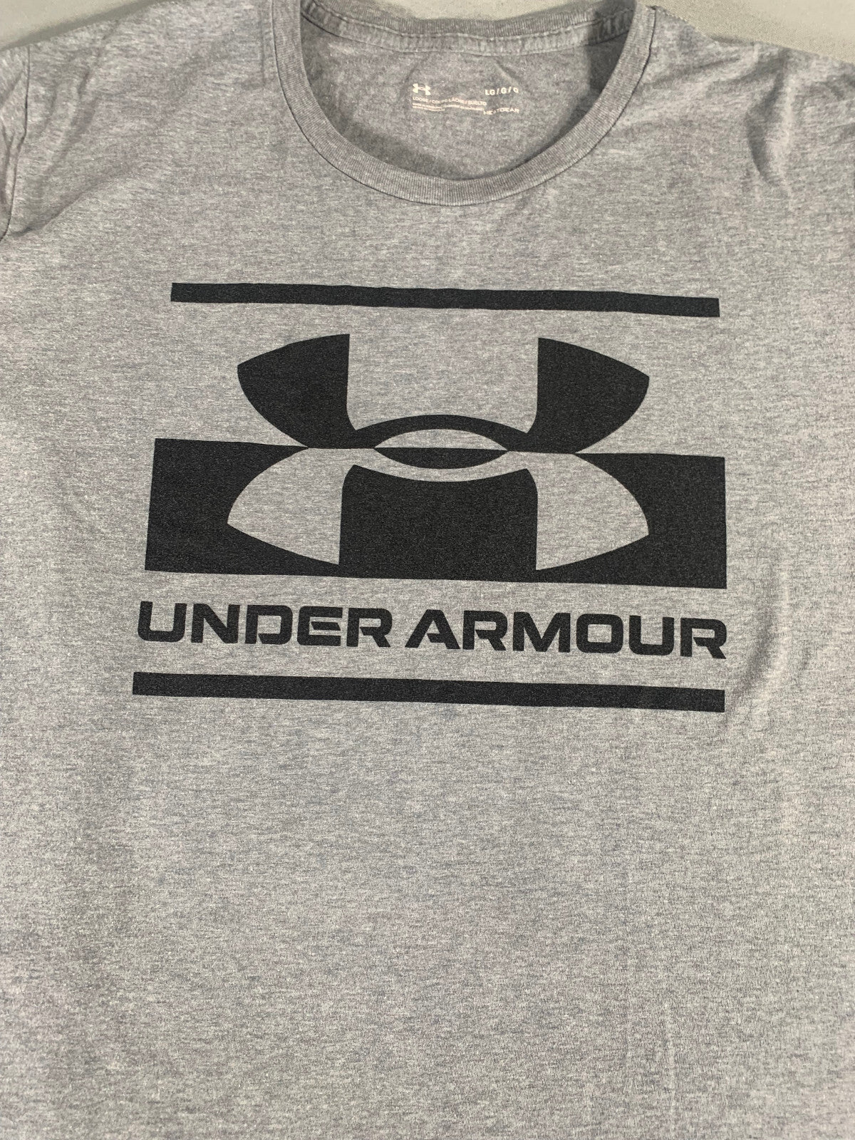 Under Armour HeatGear T-Shirt Mens L Gray Black Logo Loose Fit Short Sleeve Gym