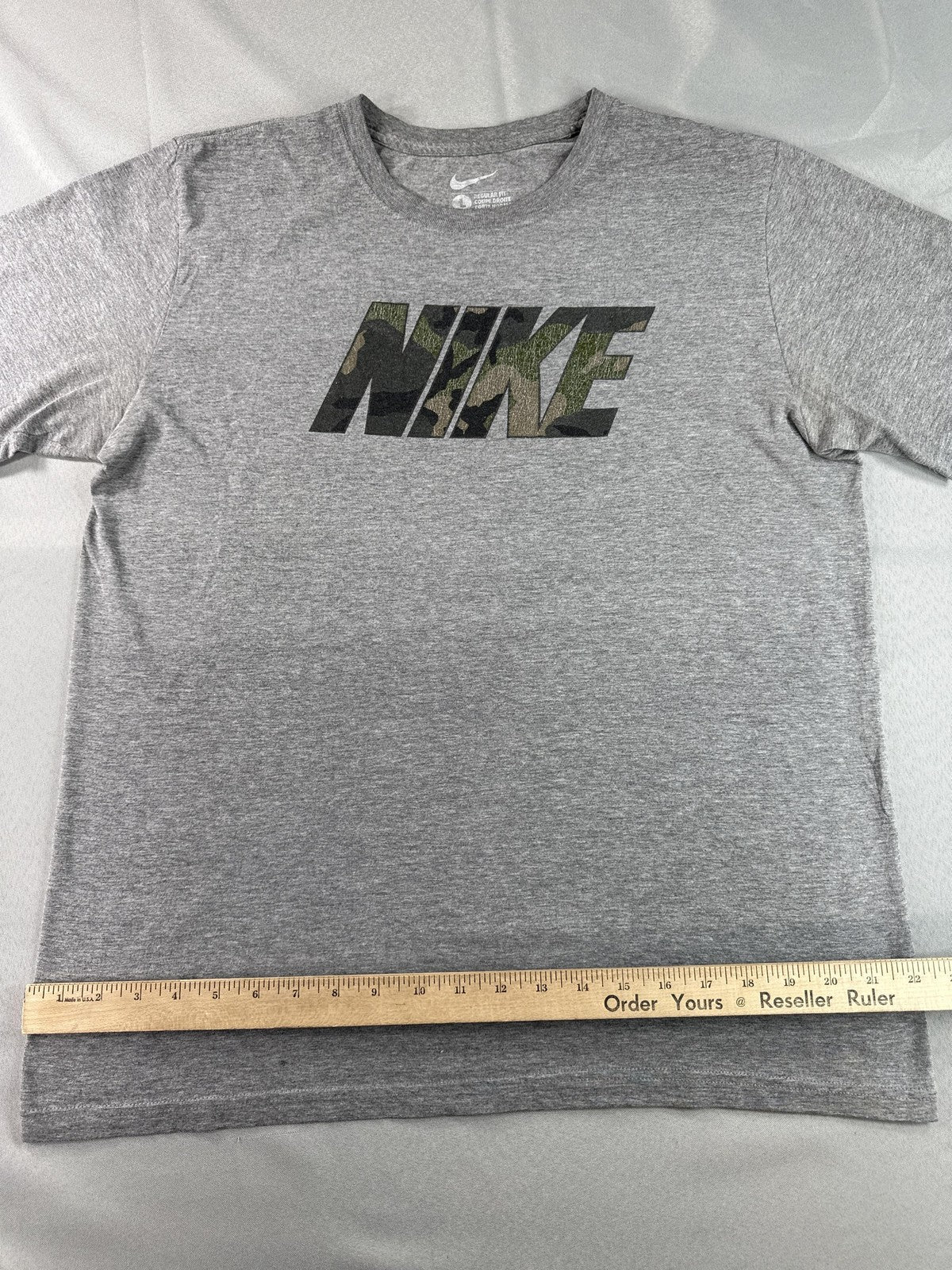 Nike Camo Logo Graphic Tee Mens L Gray Cotton Crewneck Short Sleeve Regular Fit