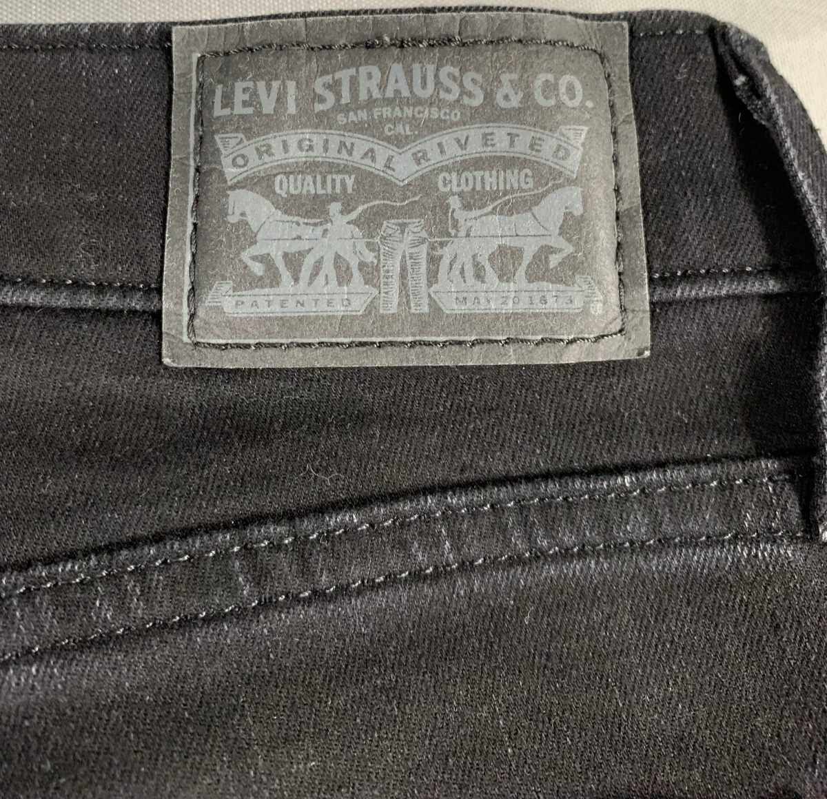 Levi’s 720 High Rise Super Skinny Jeans W30 Black Raw Hem Stretch Denim 28.5"