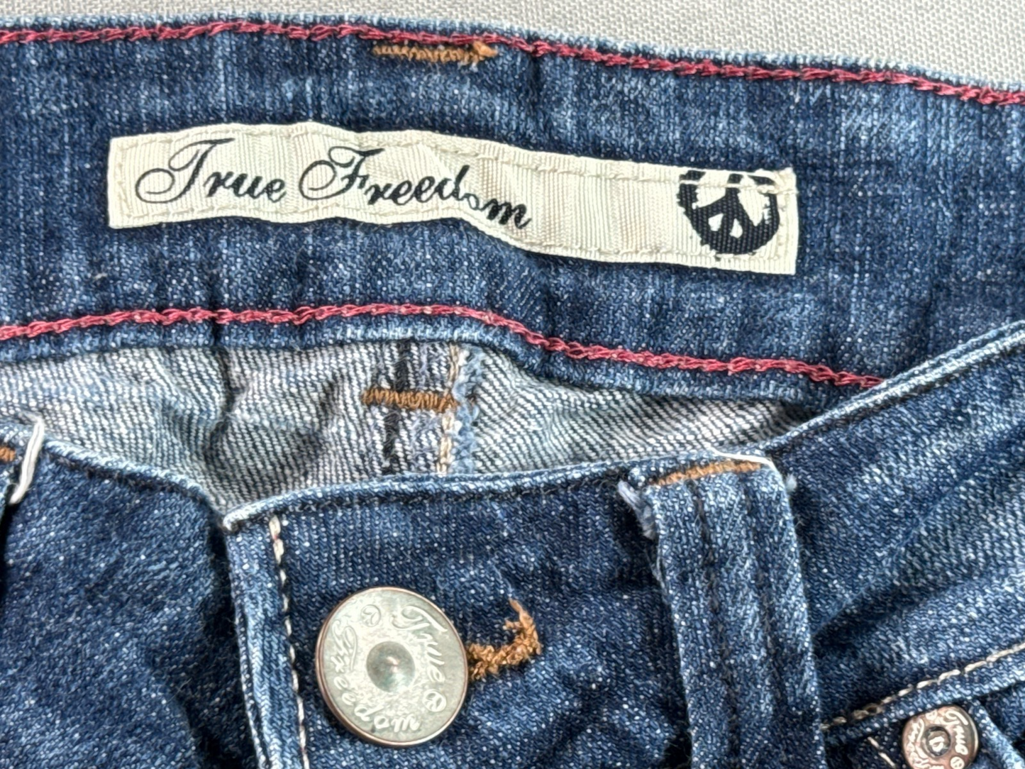 True Freedom Capri Jeans Juniors 3 Blue Denim Stretch Cropped Bootcut Pants