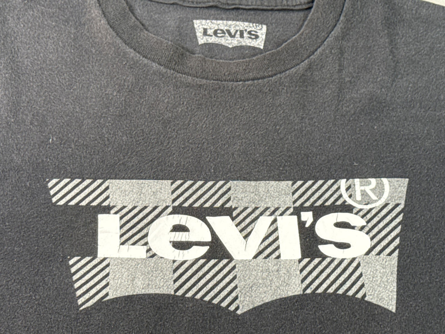 Levi's Graphic Tee L Black Cotton Crewneck Short Sleeve Regular Fit Logo Unisex