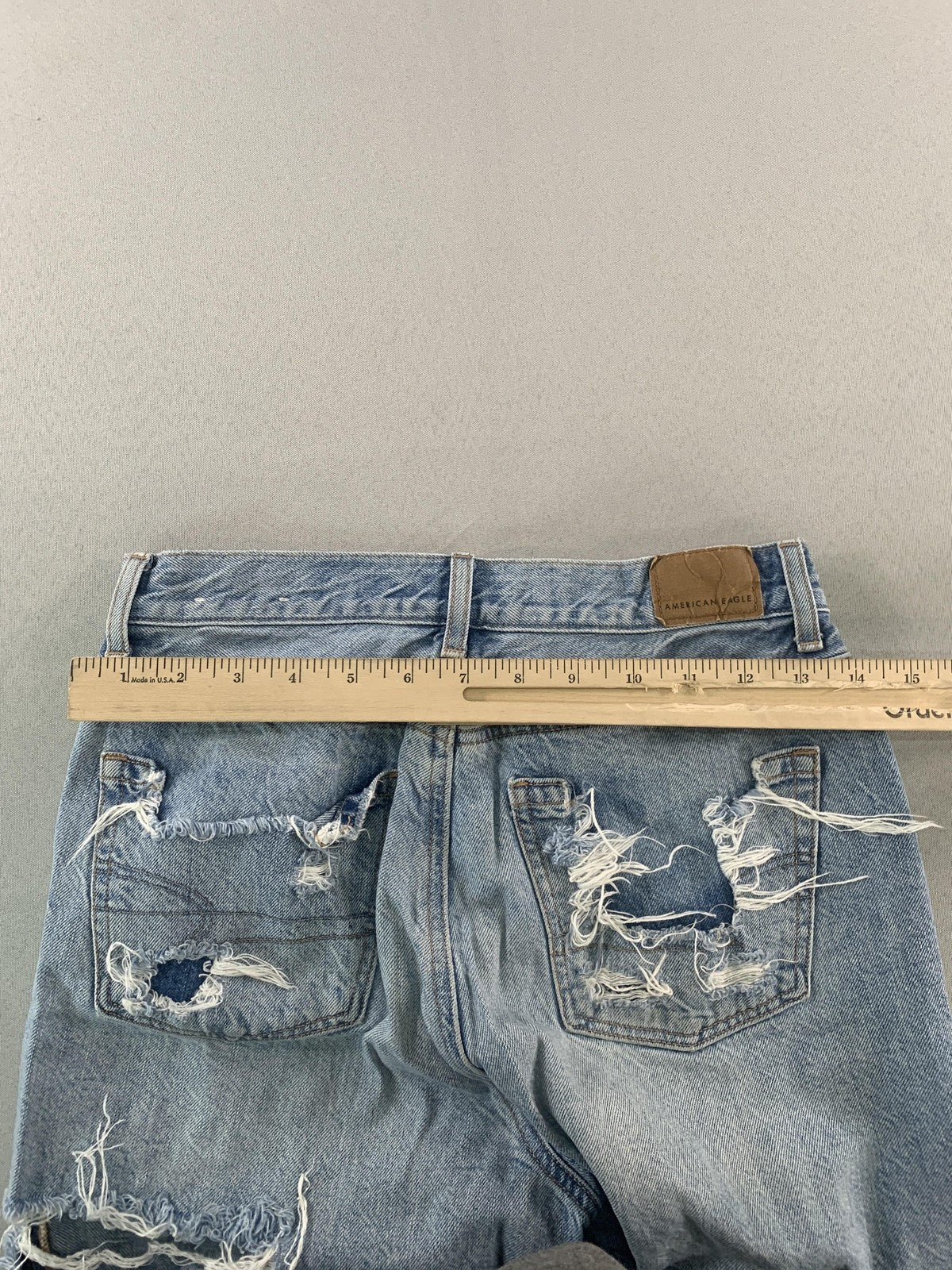 American Eagle Jeans Womens 0 Blue Light Wash Relaxed Mom Jean Distressed Ripped