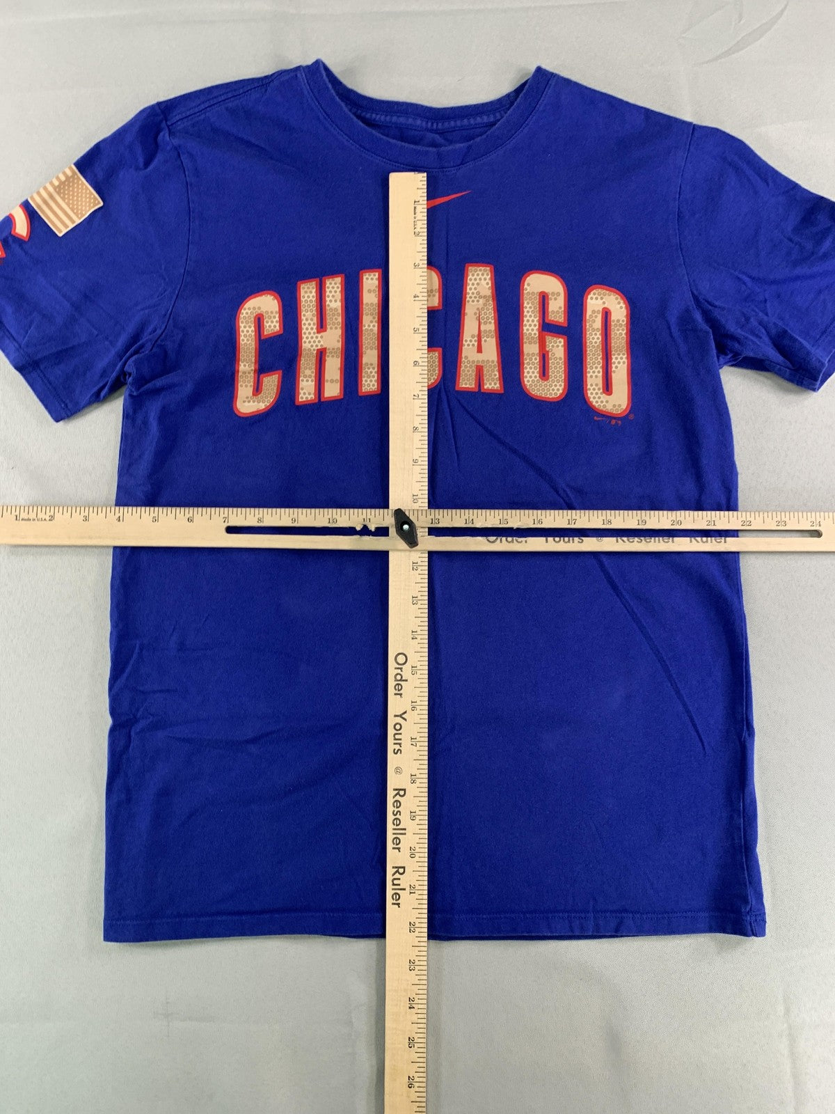 Chicago Cubs Shirt Mens Medium Blue MLB Baseball Nike Athletic Cut USA Flag Tee