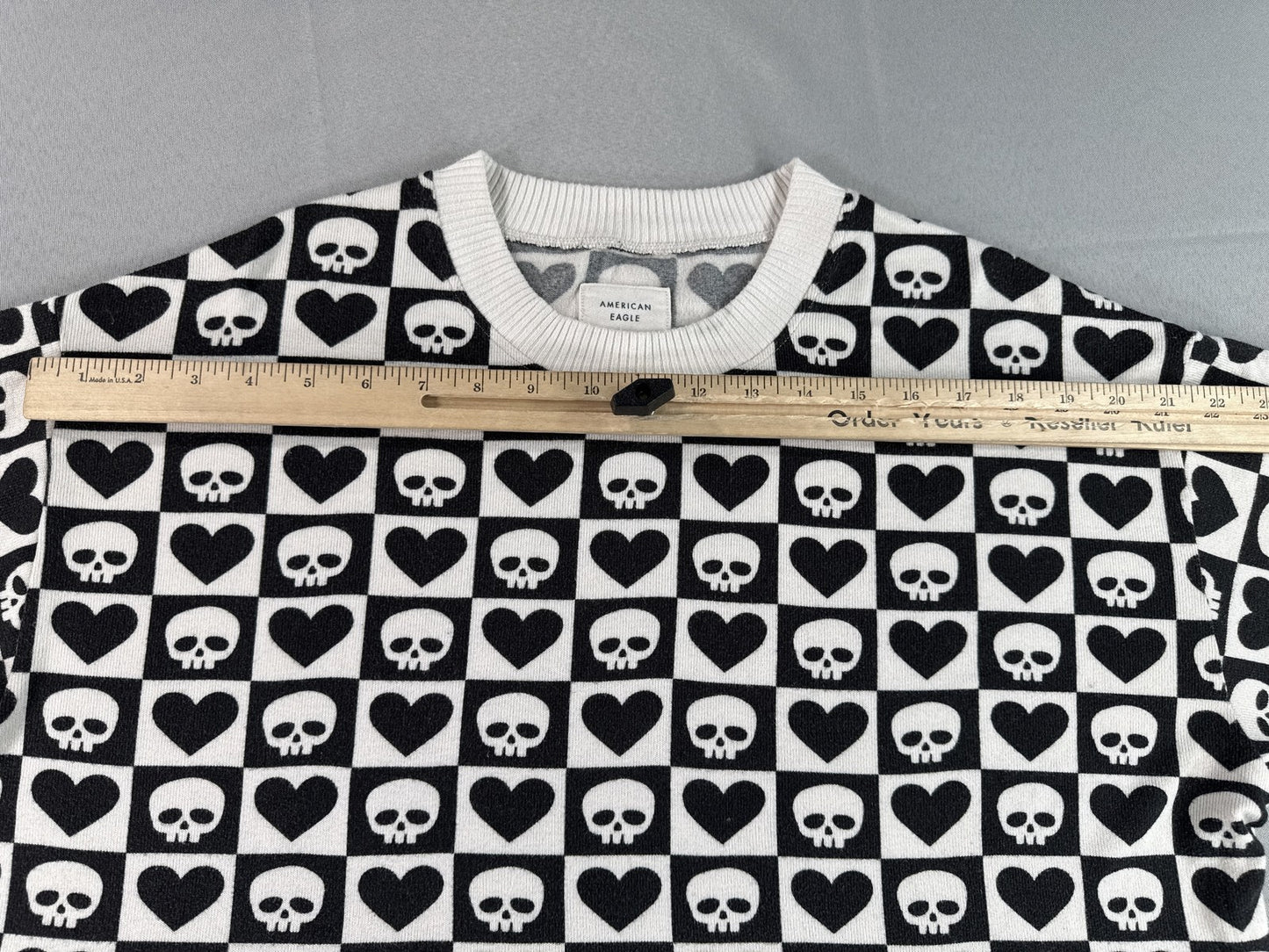 American Eagle Skull Kawaii Sweater M Black White Polyester Elastane Pullover