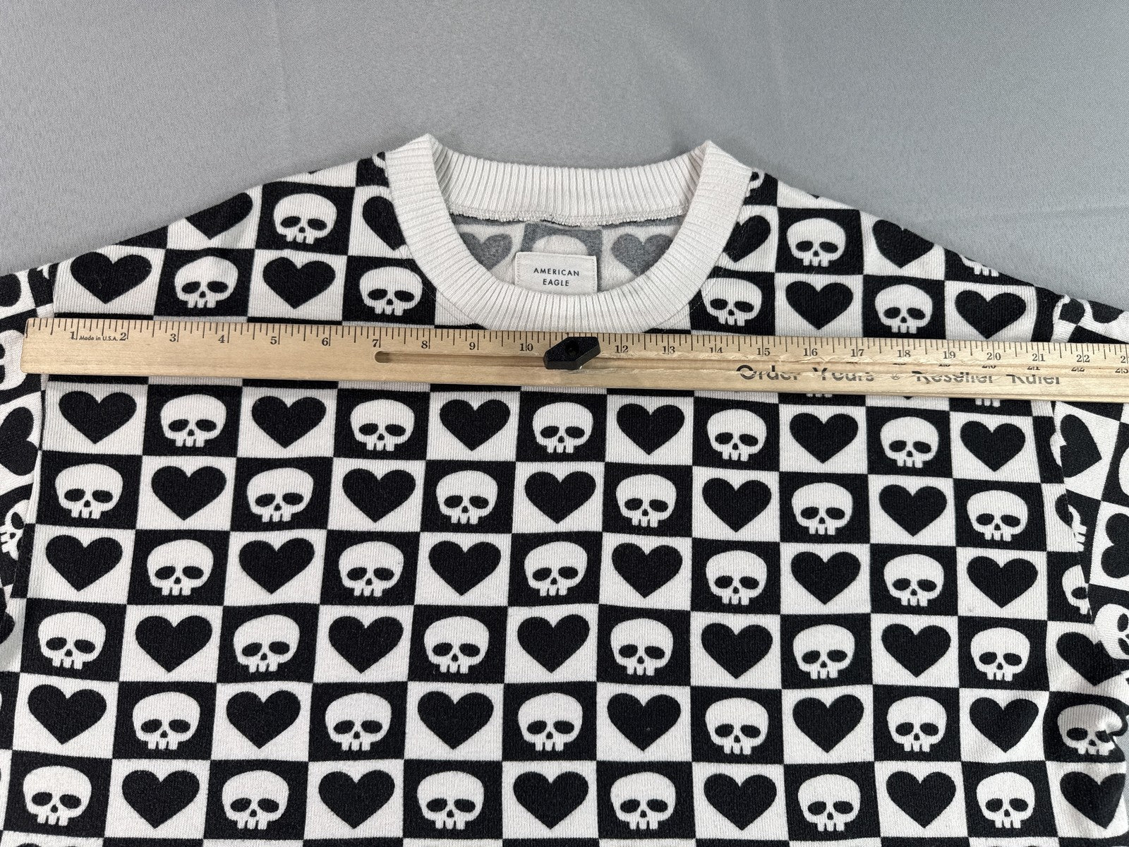 American Eagle Skull Kawaii Sweater M Black White Polyester Elastane Pullover