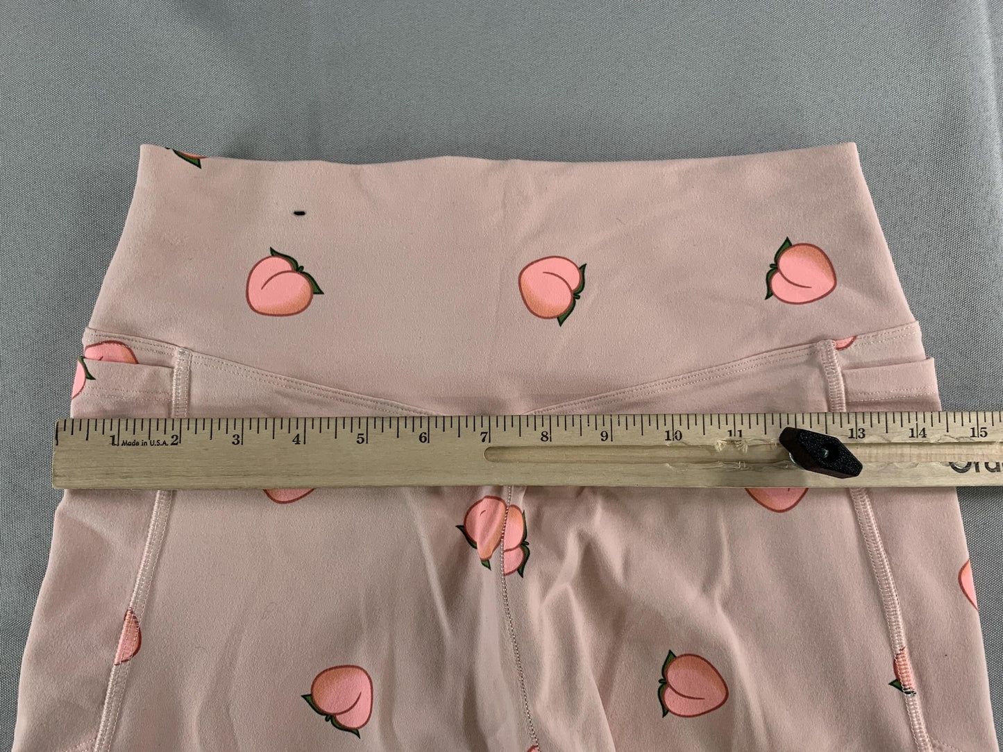 PINK Victoria's Secret Ultimate Leggings Womens Medium Yoga Pants Peach Print