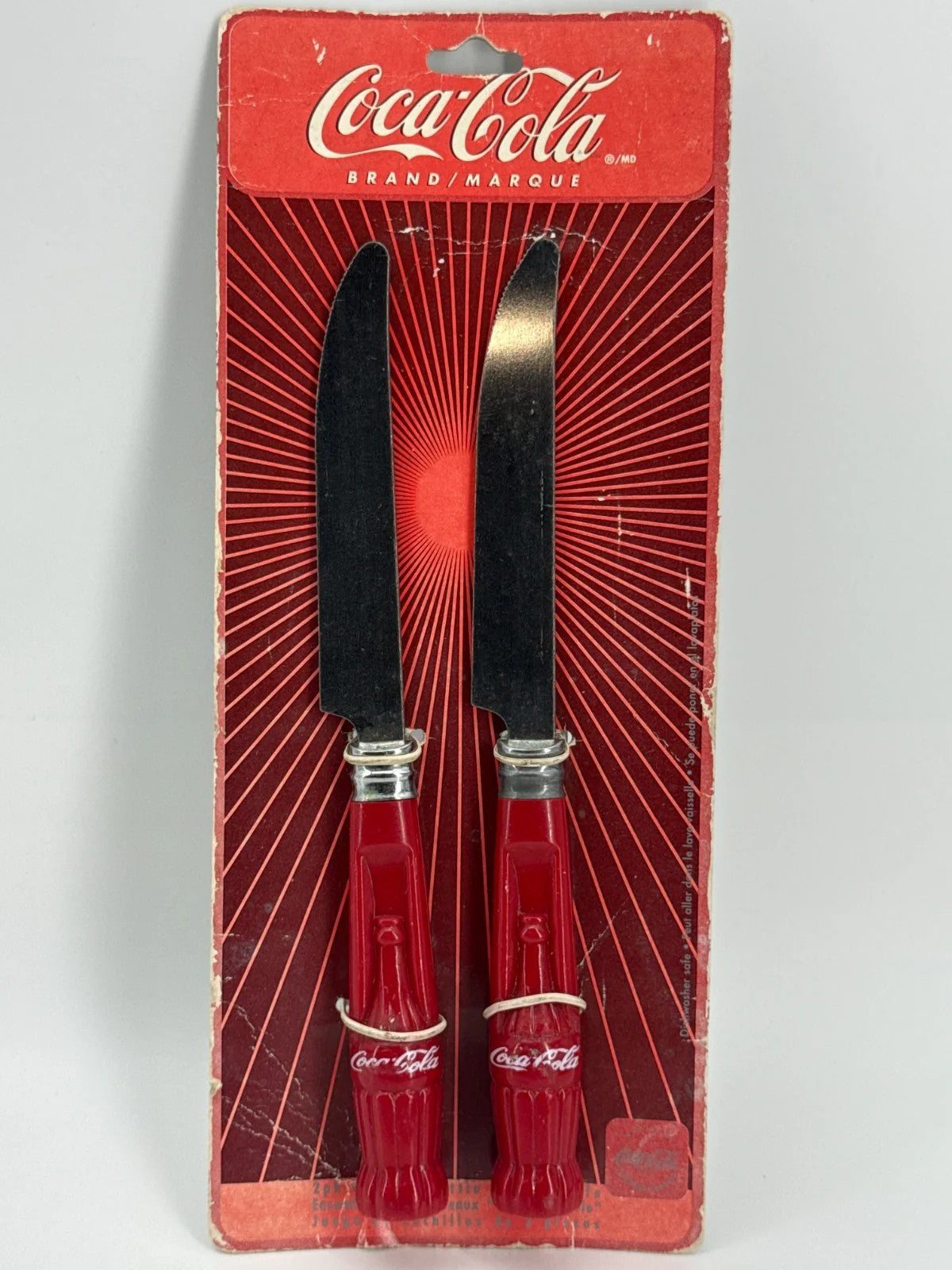 Coca-Cola Bottle Handle Spreaders Knives Set 2 Gibson Red Plastic Vintage NOS