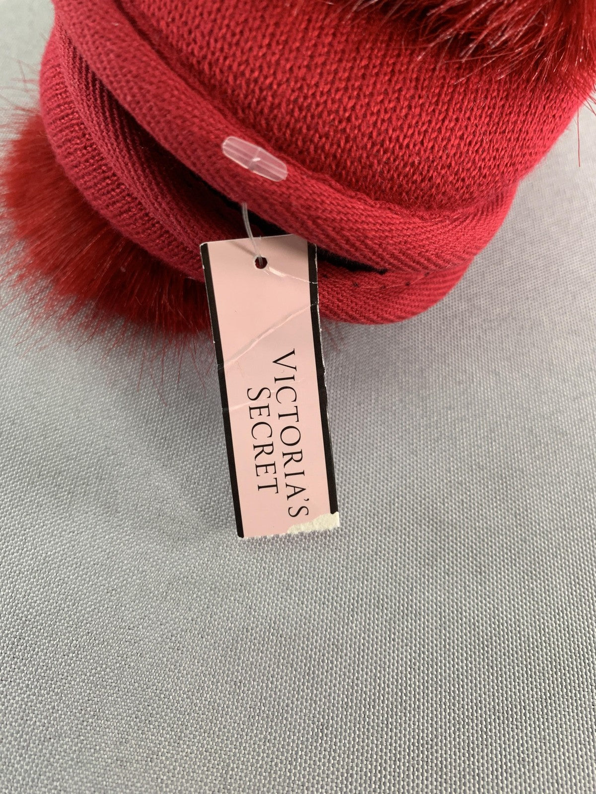 Victorias Secret Slippers Womens Small 5-6 Red Knit Pom Pom House Shoes Cozy on
