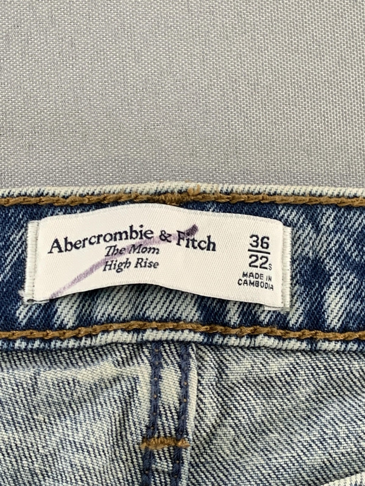 Abercrombie & Fitch Jeans Womens 36 Blue High Rise The Mom Distressed Denim