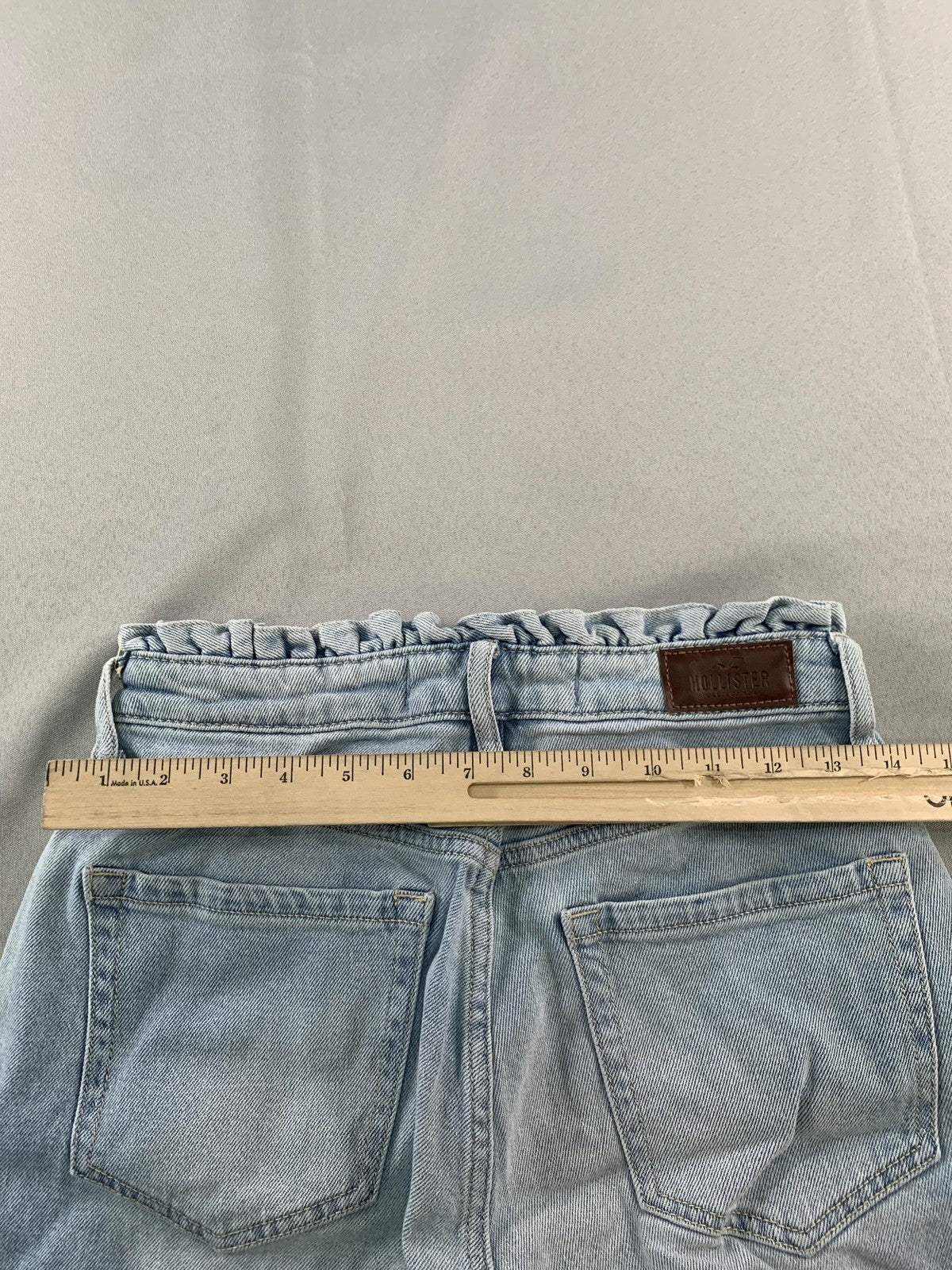 Hollister Curvy High-Rise Mom Jeans Womens 3R Light Wash Denim Raw Hem W26 L27