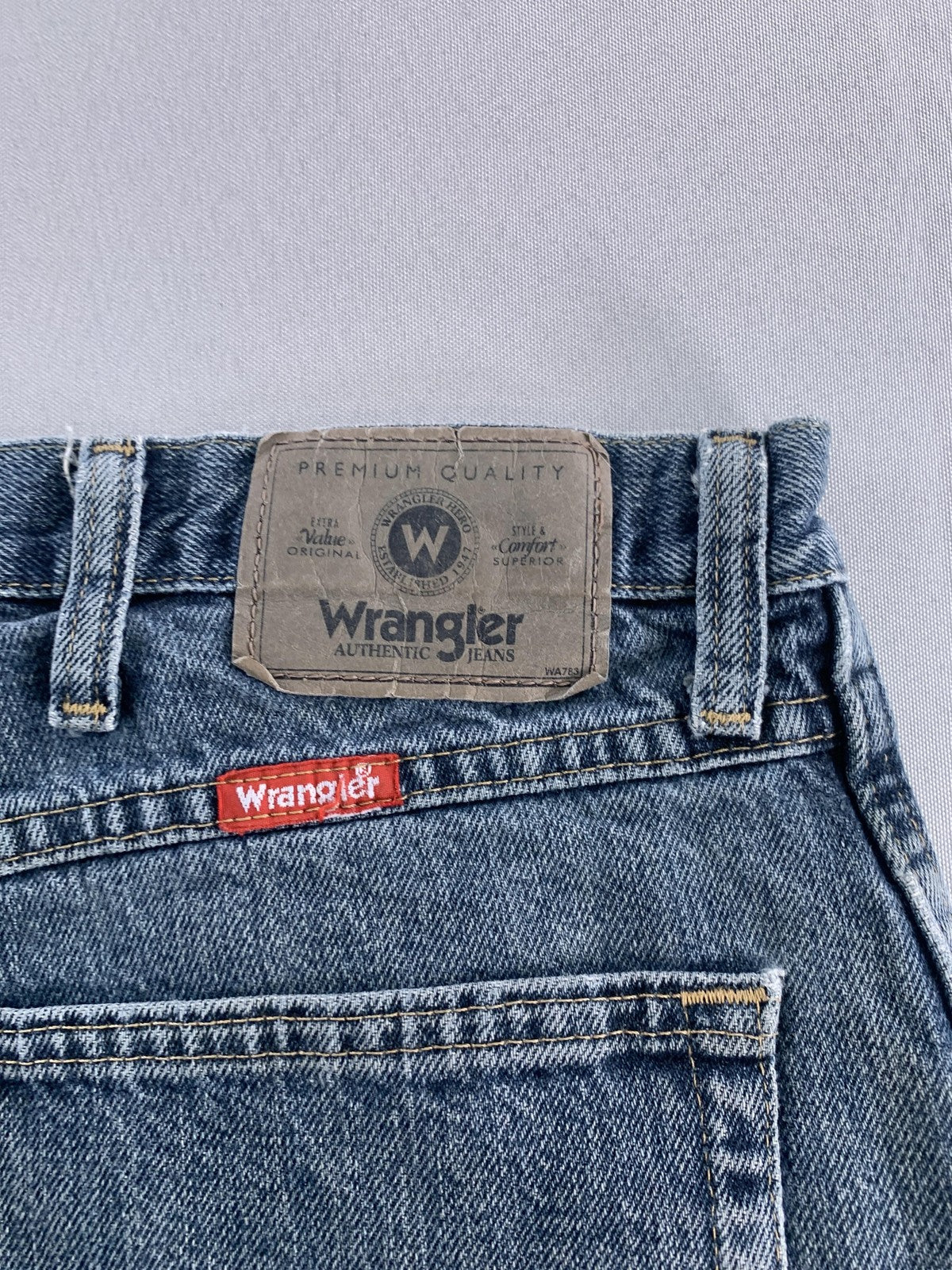 Wrangler Jeans Mens 38x32 Blue Regular Fit 965TQS Denim Straight Leg Authentic