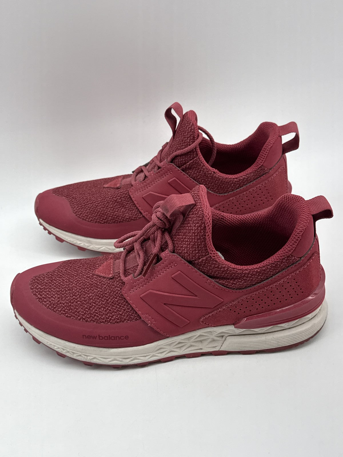 New Balance Burgundy Running Sneakers 8 US Womens US Knit Lightweight Breathable