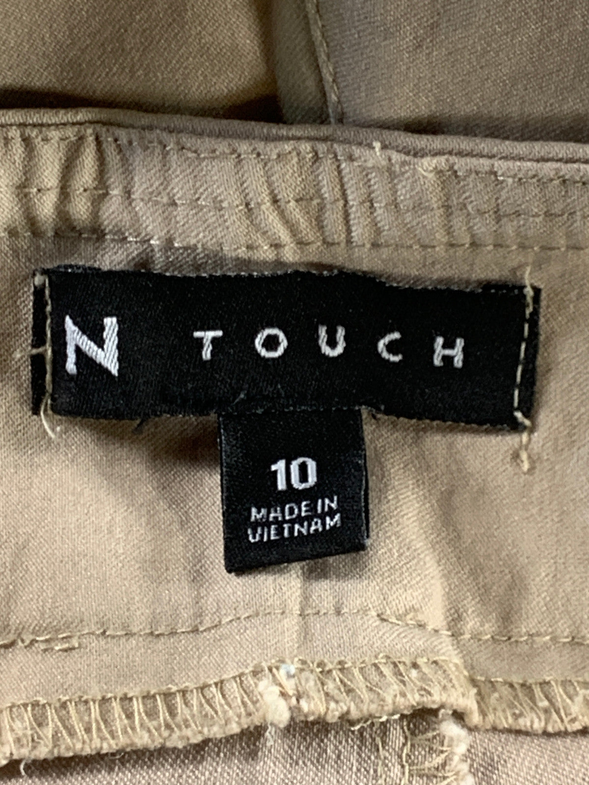 N Touch Beige Pull On Stretch Capri Pants Women’s 10 Mid Rise Cropped Cotton