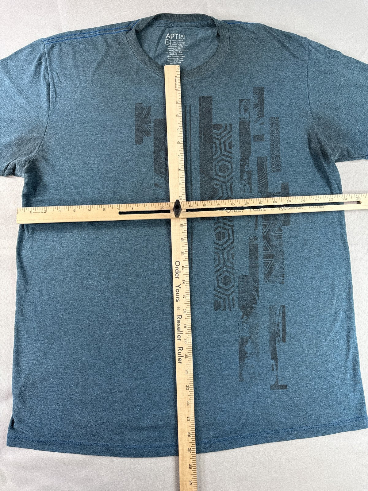 APT. 9 Graphic Tee XL Blue Crewneck Short Sleeve Soft Material Cotton Polyester