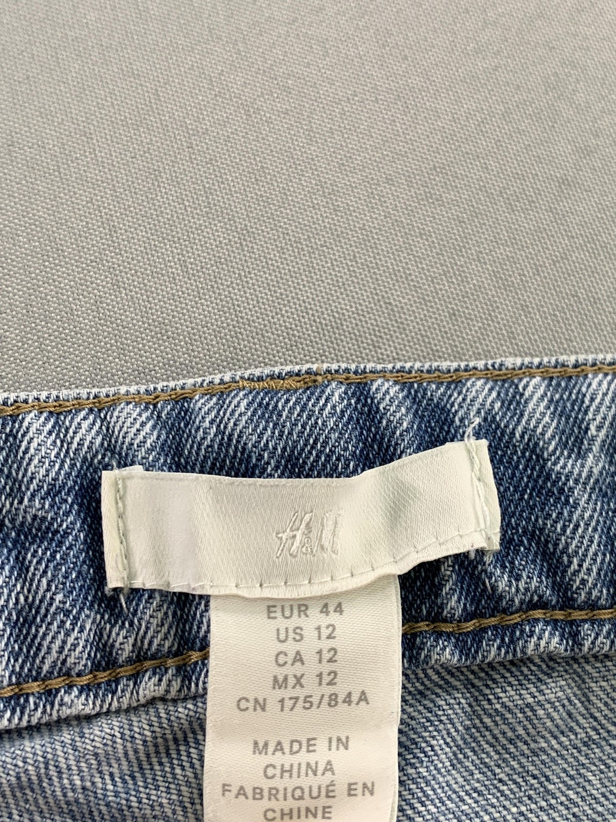 H&M Jeans Womens 12 Blue Straight Leg Distressed Denim Mid Rise Casual Pants