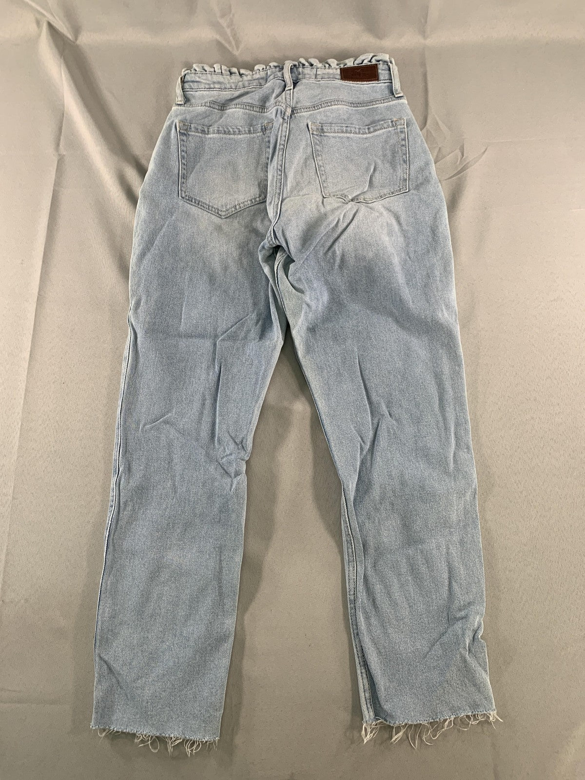 Hollister Curvy High-Rise Mom Jeans Womens 3R Light Wash Denim Raw Hem W26 L27