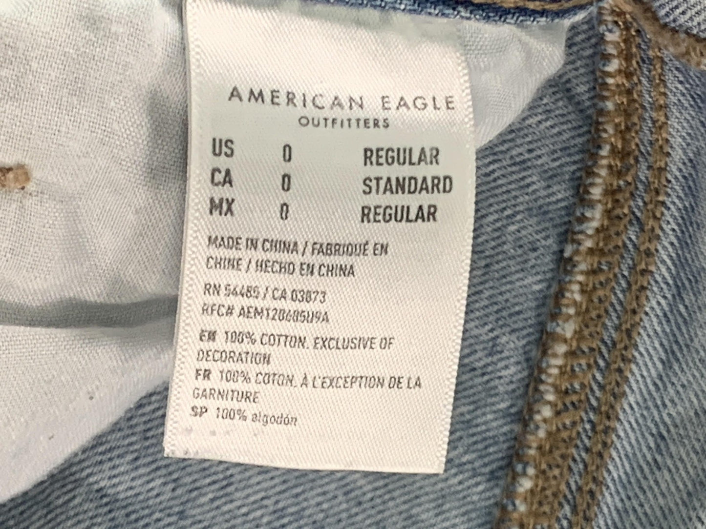 American Eagle Jeans Womens 0 Blue Light Wash Relaxed Mom Jean Distressed Ripped