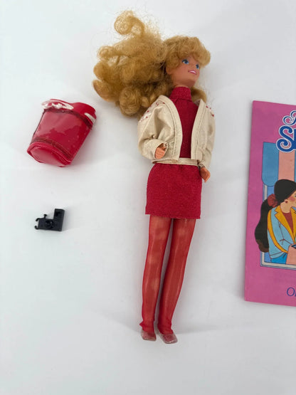 Vintage 1986 Mattel Jewel Secrets Skipper Doll w/ Book Camera Purse Red Outfit