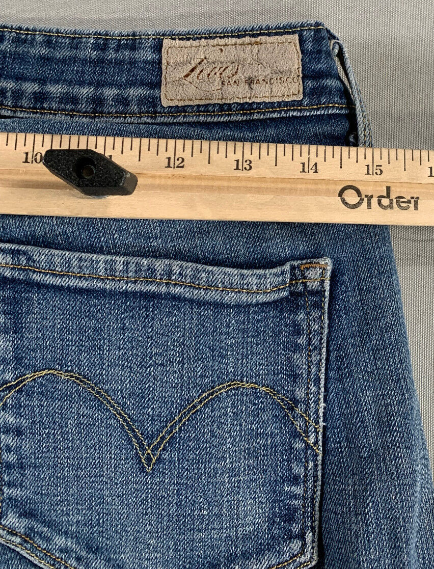 Levi’s Bold Curve Skinny Jeans Women 10 30x27 Curvy Fit Light Wash Distressed