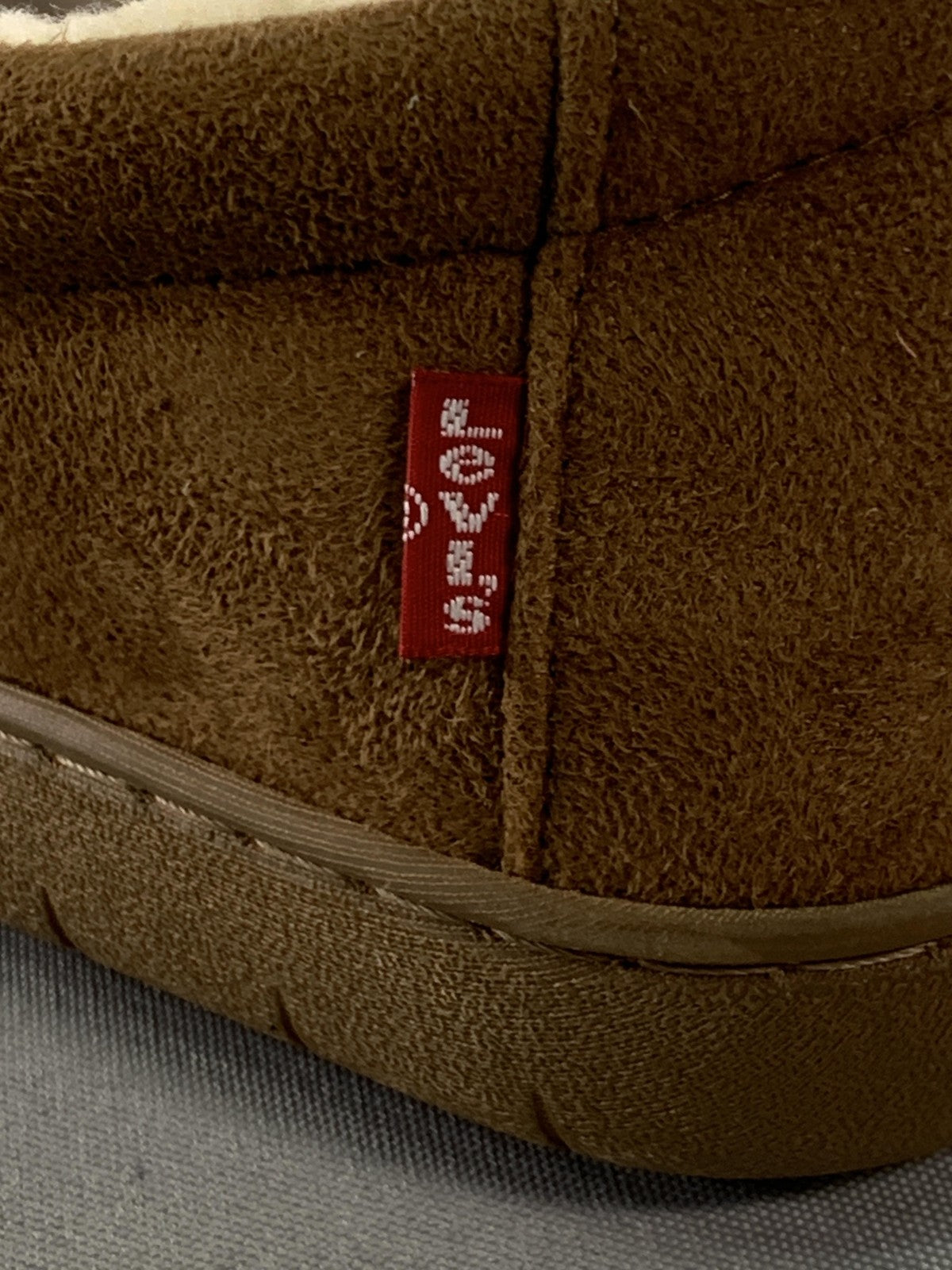 Levis Slippers Mens Size 10 Brown Moccasin Faux Fur Memory Foam House Shoes Red