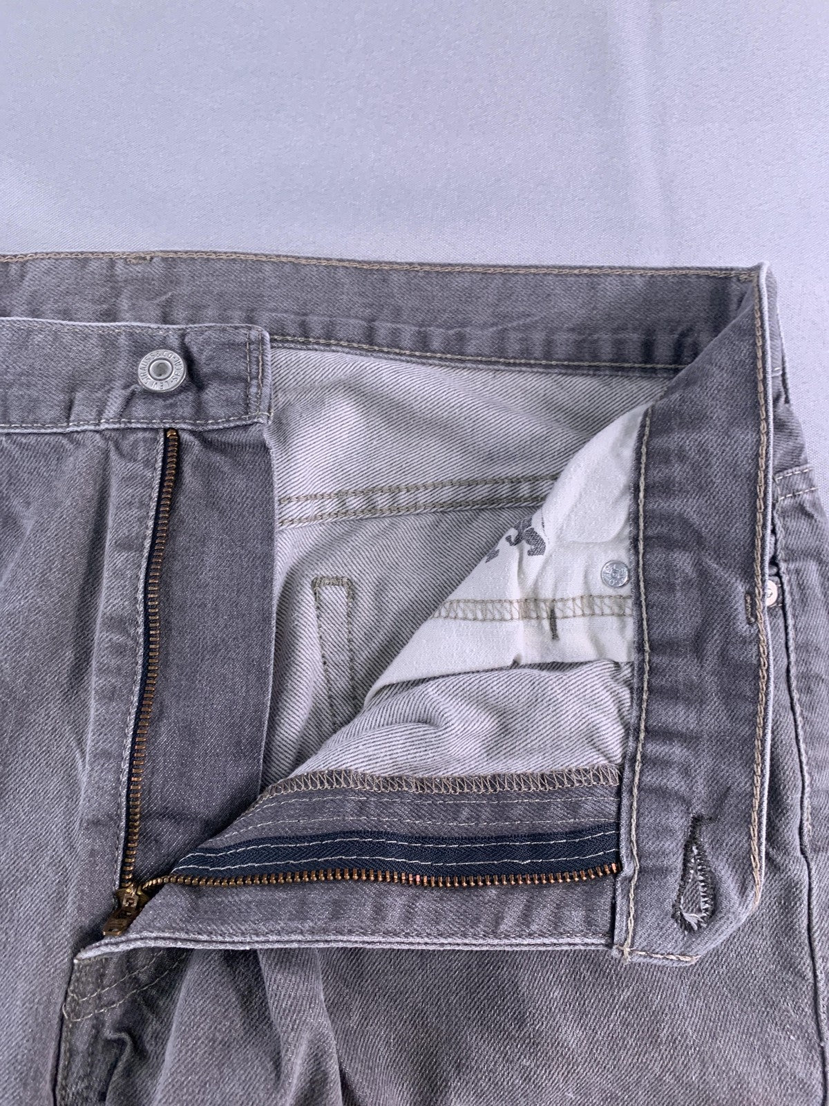 Levis 569 Shorts Mens 36 Gray Cut Off Denim Relaxed Fit Frayed Hem Casual Hasbro