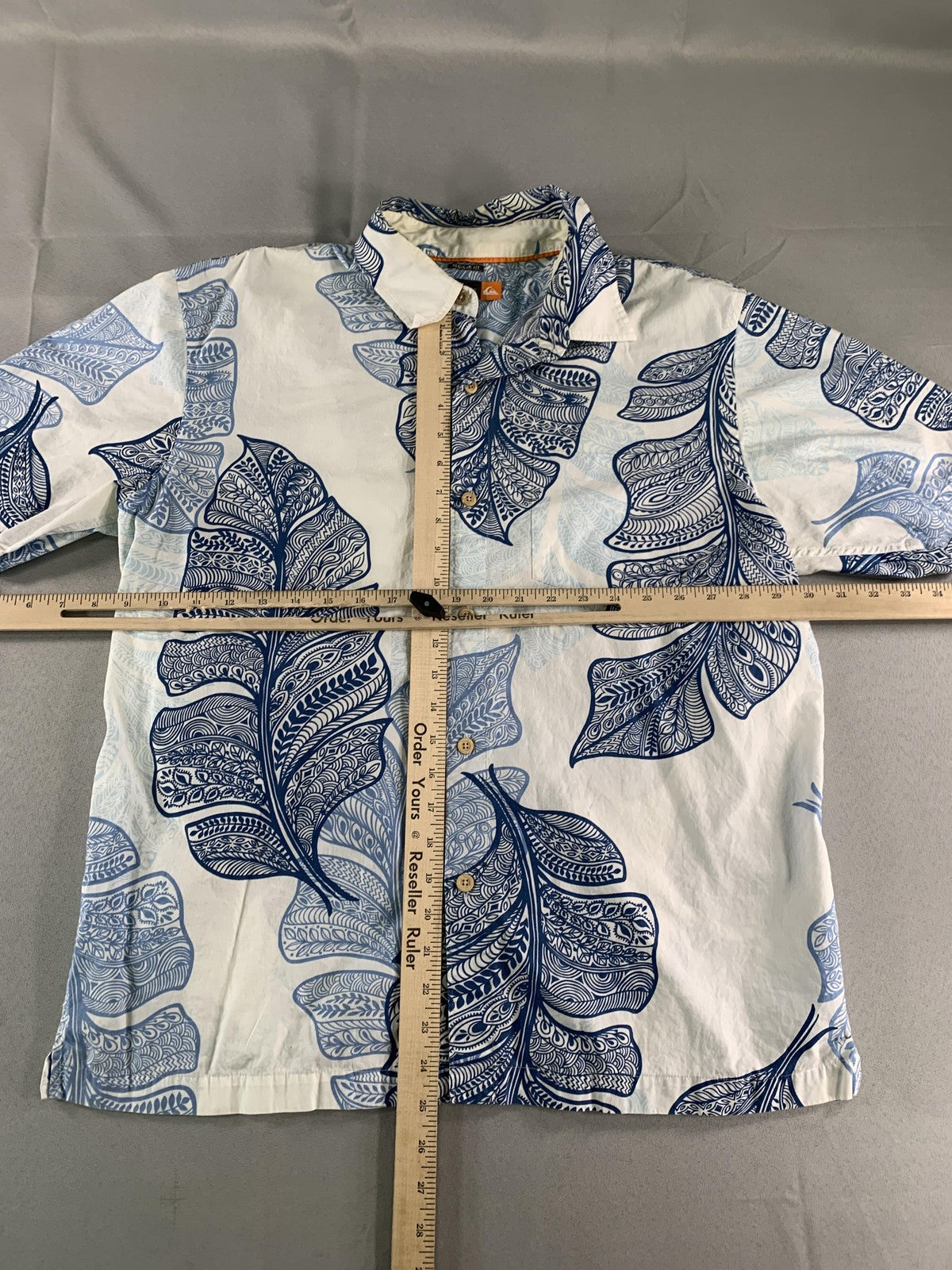 Quiksilver Shirt Mens Medium Blue White Hawaiian Aloha Short Sleeve D509607