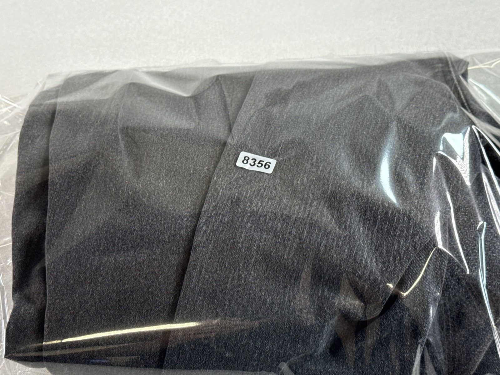 Gloria Vanderbilt Jeans Womens 16 Black Cotton Blend Straight Leg Regular Fit