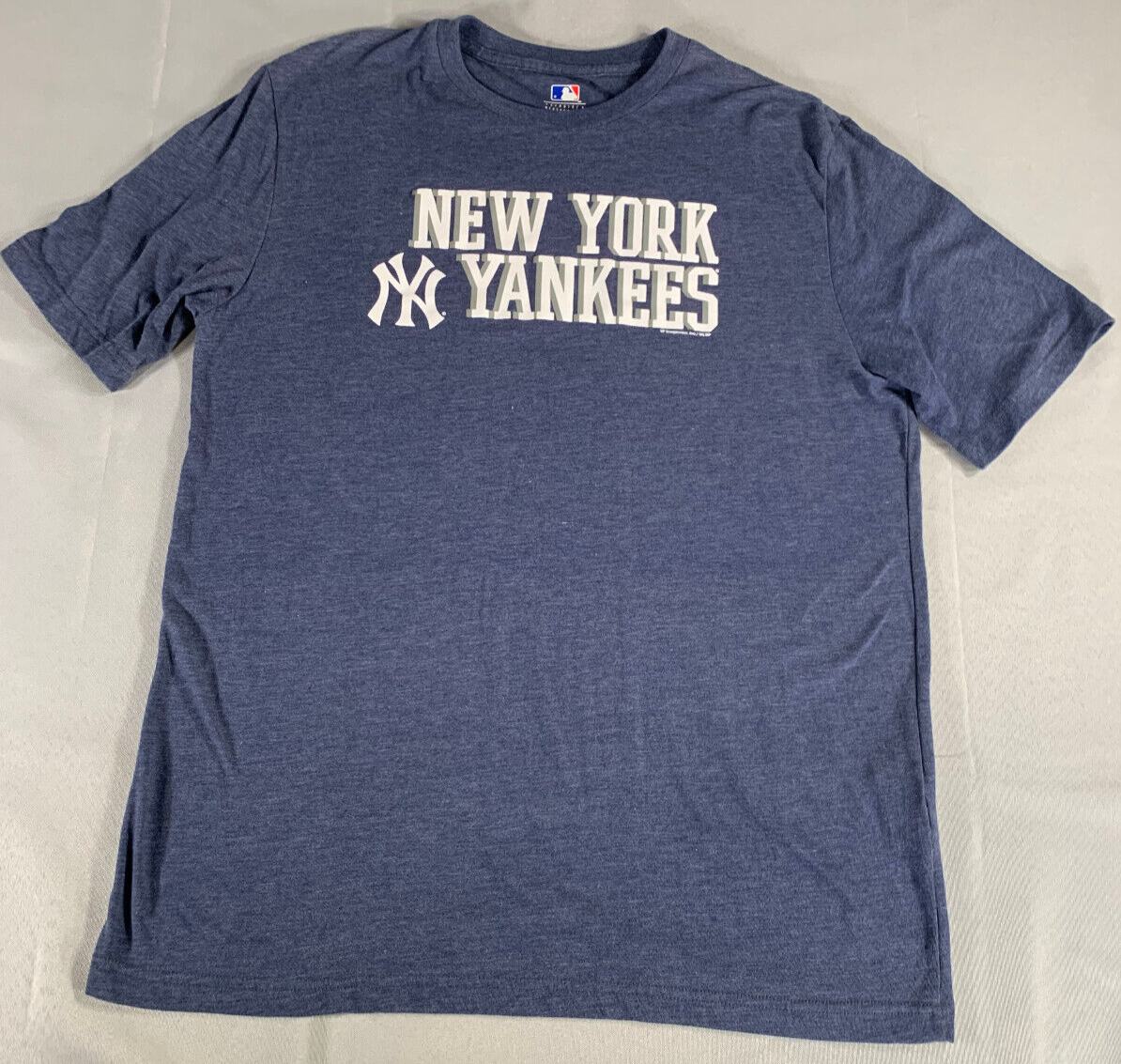 New York Yankees T-Shirt L Navy Blue MLB Baseball NY Logo Graphic Tee Mens NYY