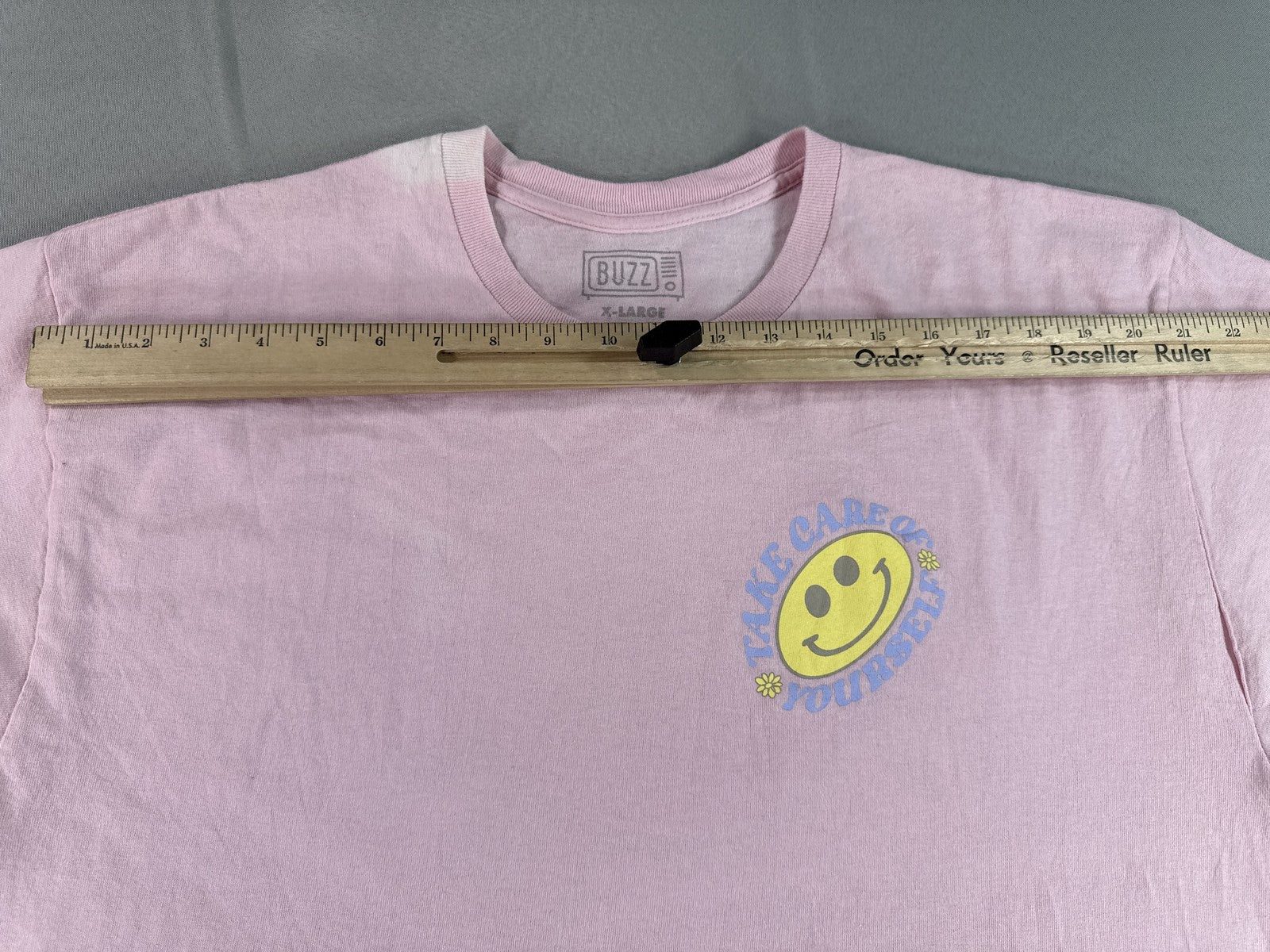 BUZZ Smile Graphic Tee X LARGE Pink 100% Cotton Crewneck Short Sleeve Streetwear
