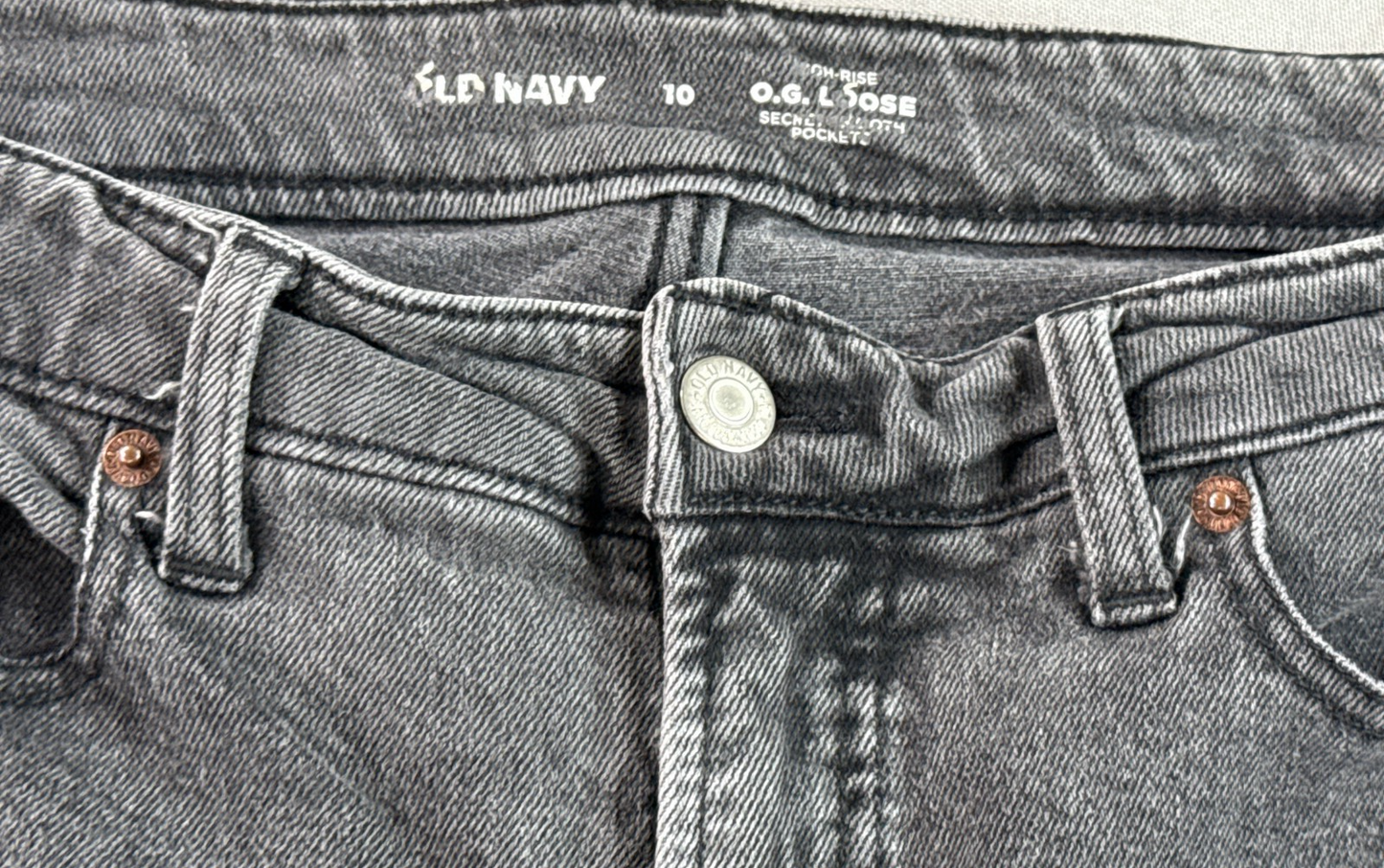 Old Navy O.G. Loose Black Gray Distressed Jeans Cropped Raw Hem Womens 10