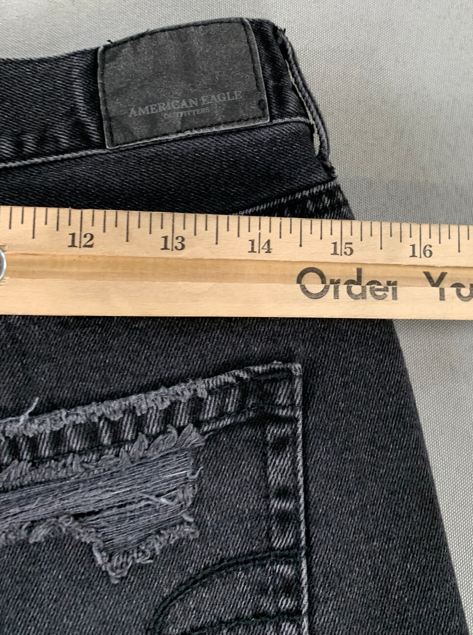 American Eagle Mom Shorts Black Distressed Denim High Rise Frayed Hem Sz 6 119