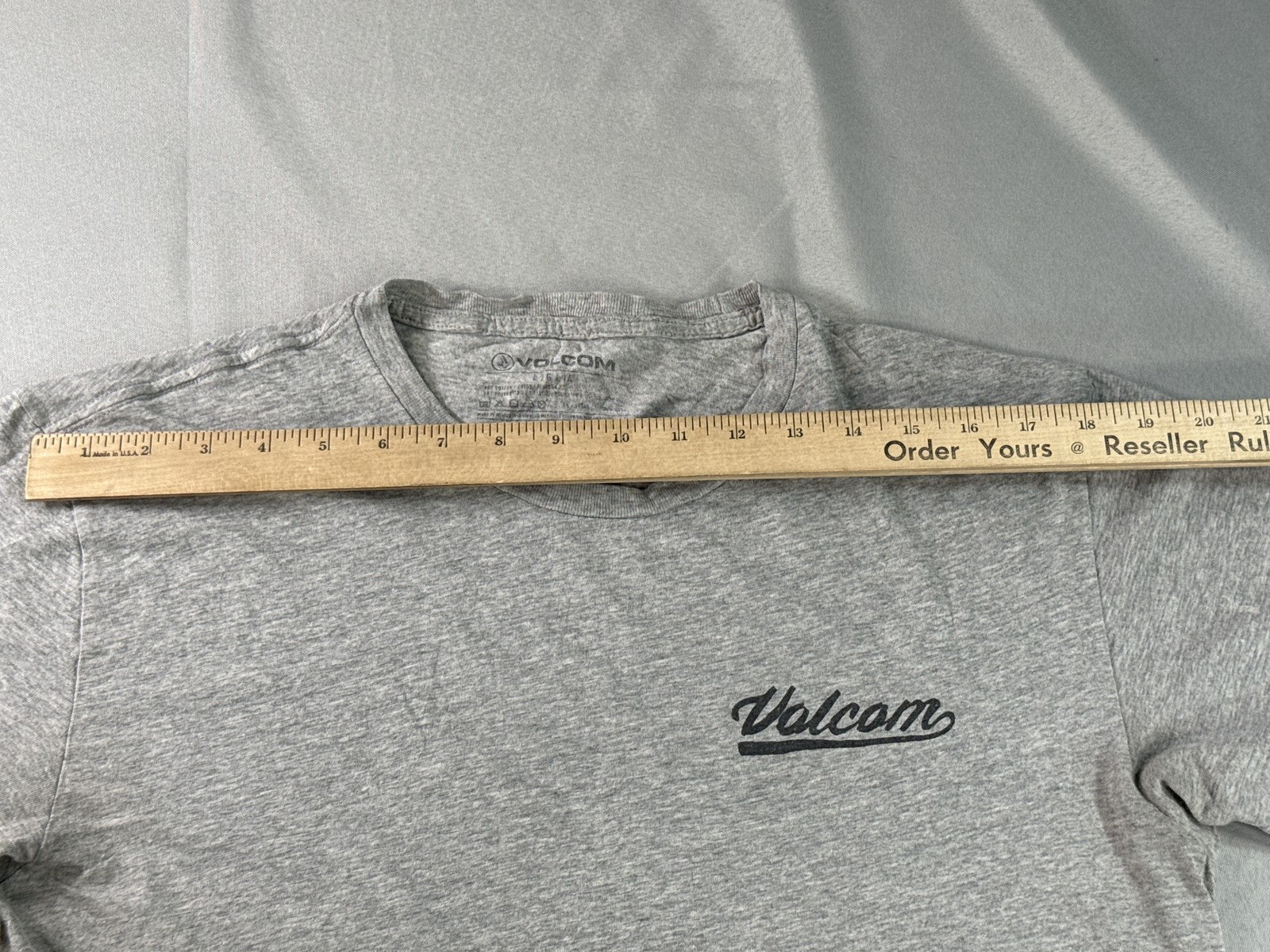 Volcom Graphic Tee S Mens Gray Cotton Blend Short Sleeve Crewneck Regular Fit