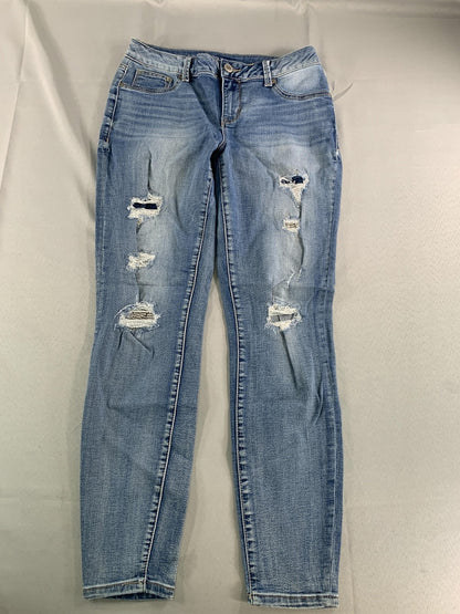 Maurices Jeans Womens Medium Distressed Blue Skinny Stretch Denim Ripped Pants