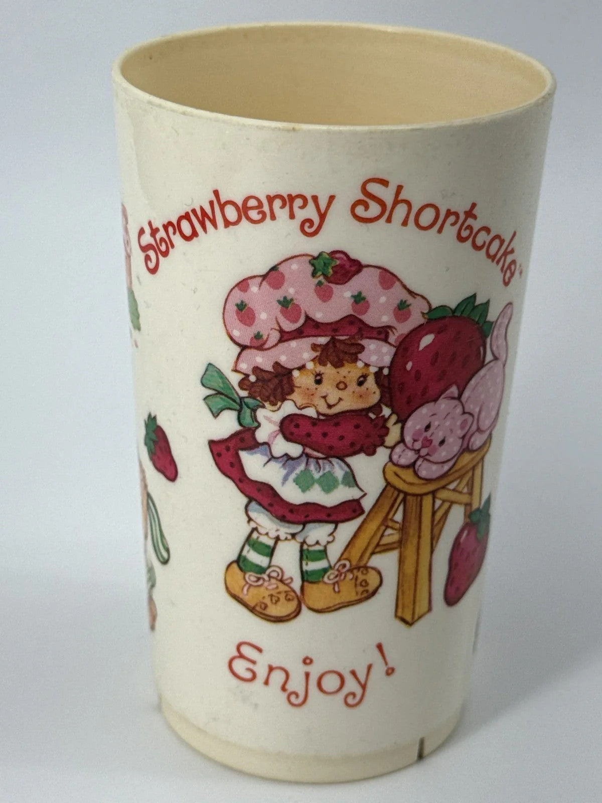 Strawberry Shortcake 1980 Plastic Cup Mug Deka Vintage American Greetings Pink