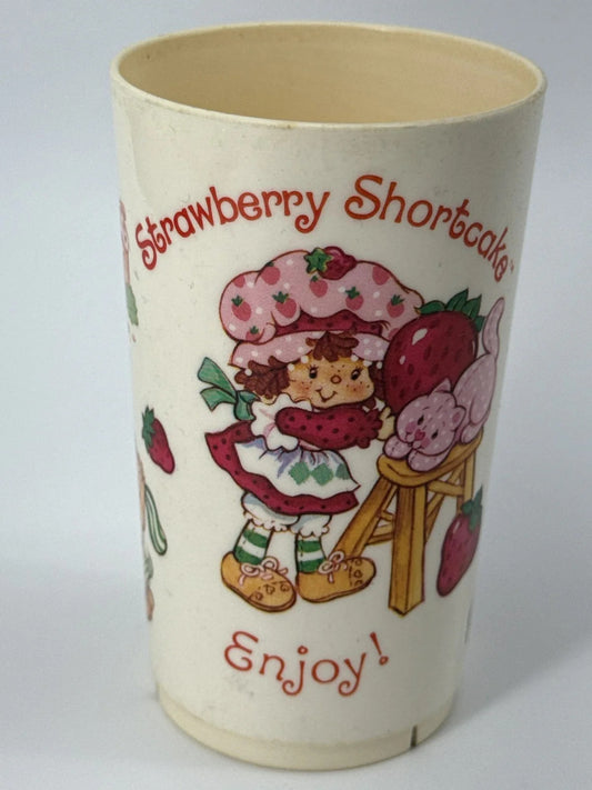 Strawberry Shortcake 1980 Plastic Cup Mug Deka Vintage American Greetings Pink