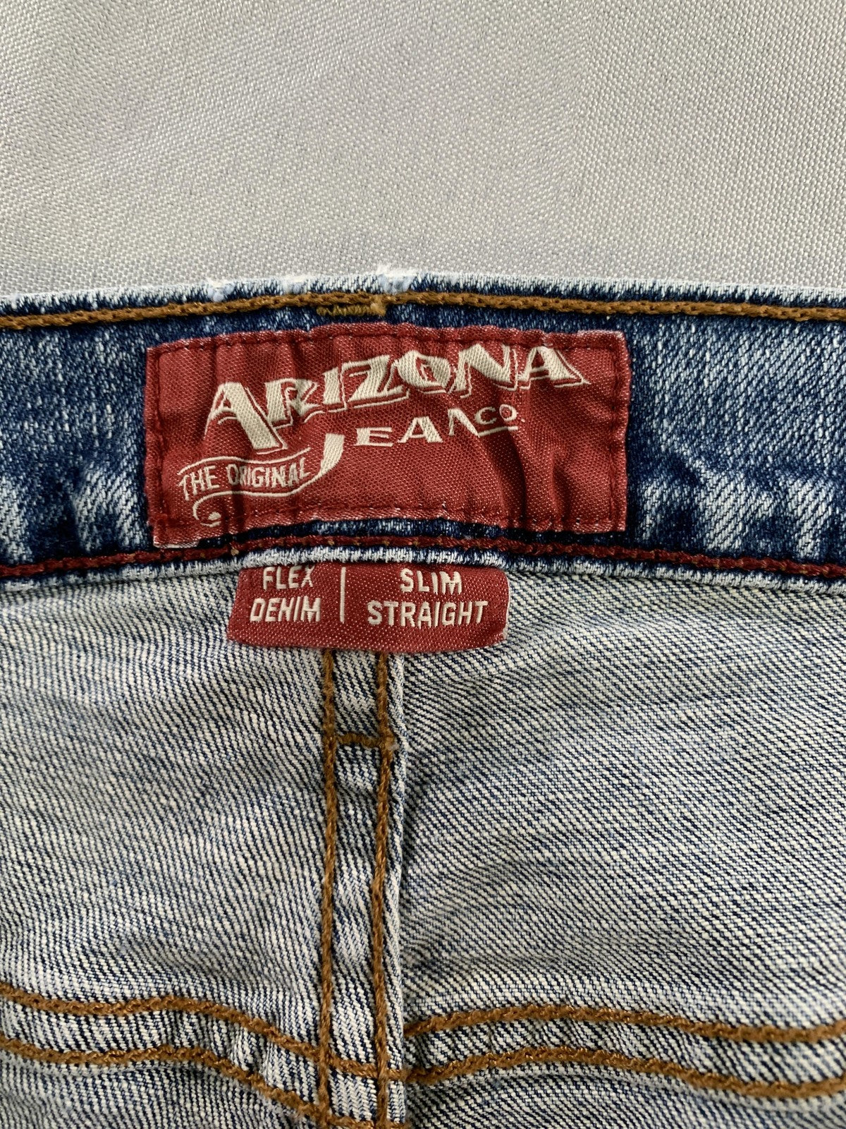 Arizona Jeans Mens 38x30 Slim Straight Flex Denim Comfort Classic Distressed